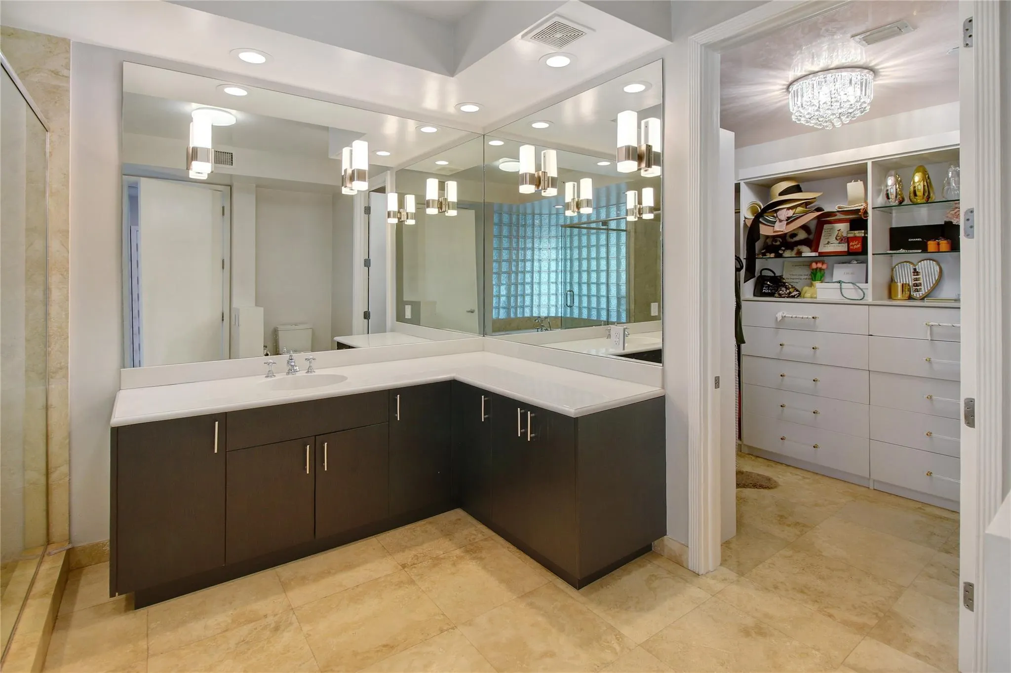 301 Hendricks Isle, #7
