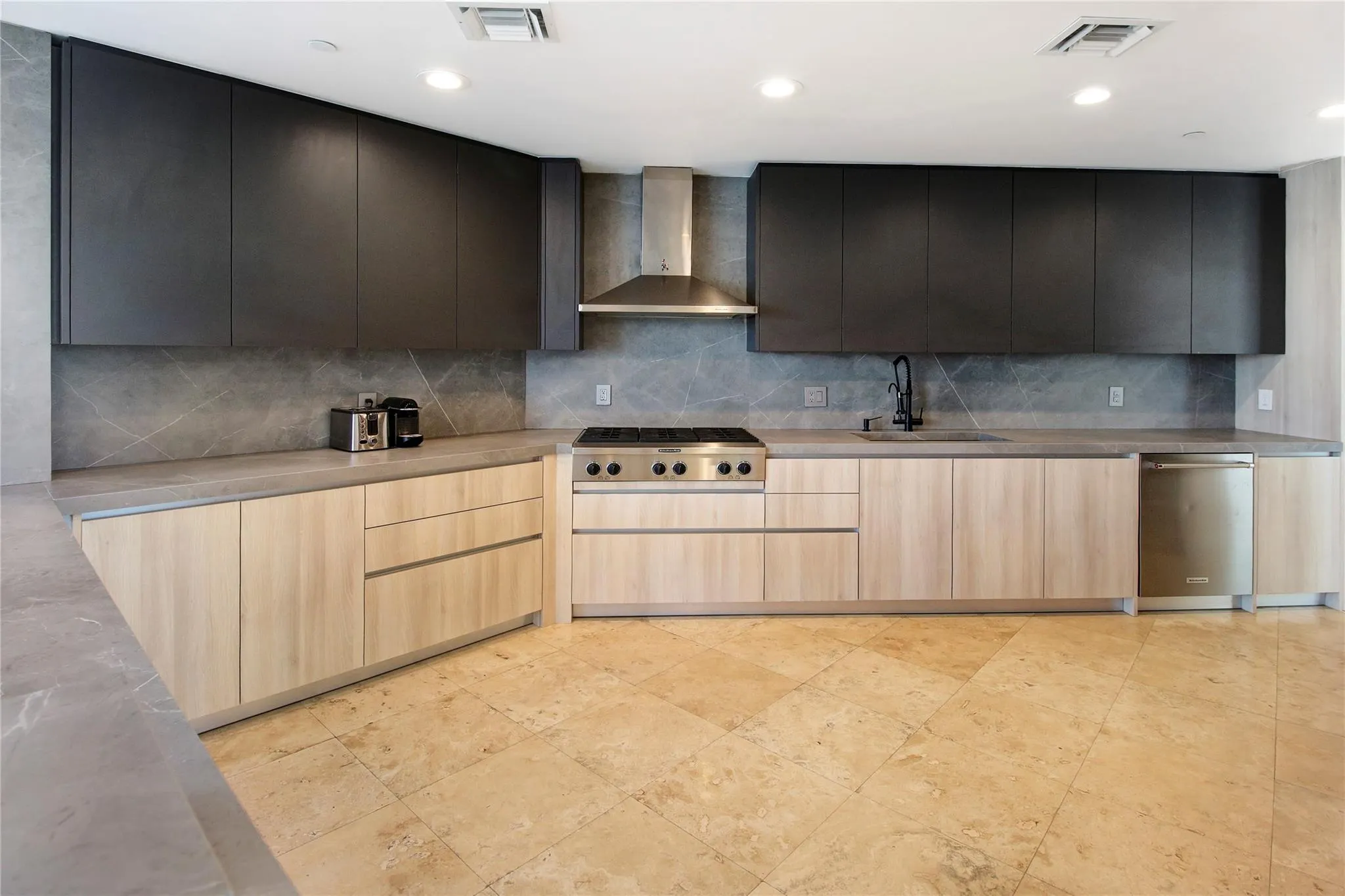 301 Hendricks Isle, #7