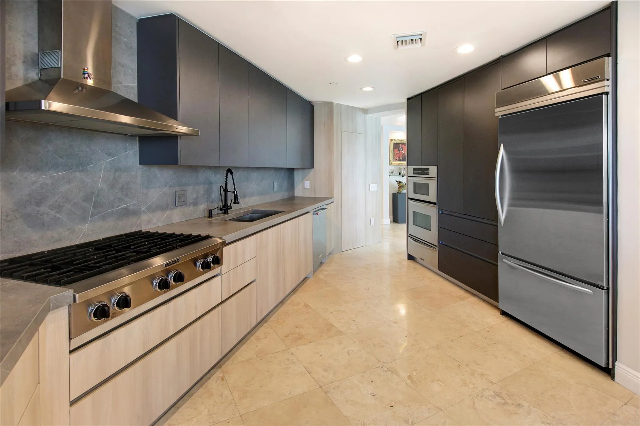 301 Hendricks Isle, #7