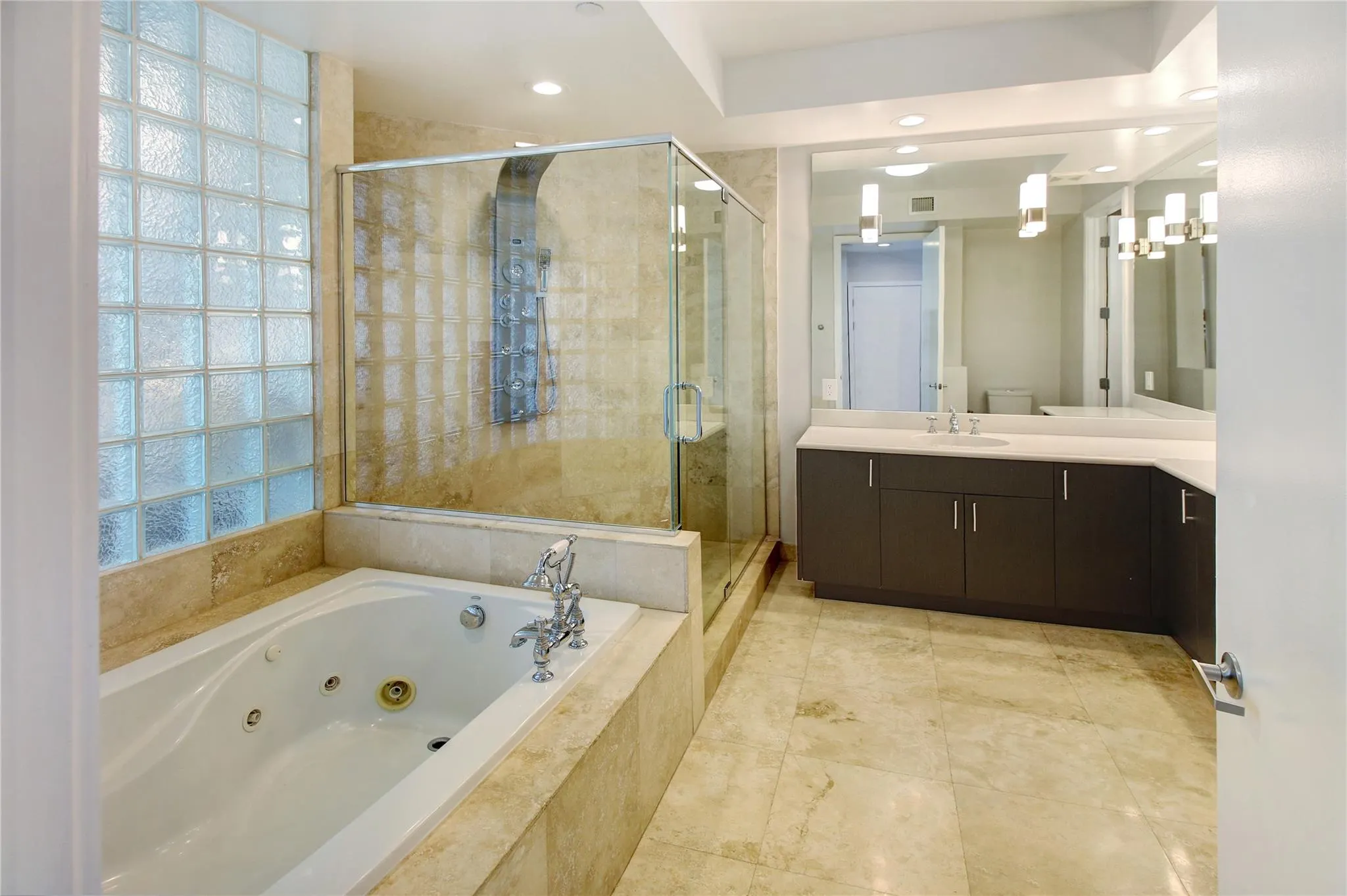 301 Hendricks Isle, #7