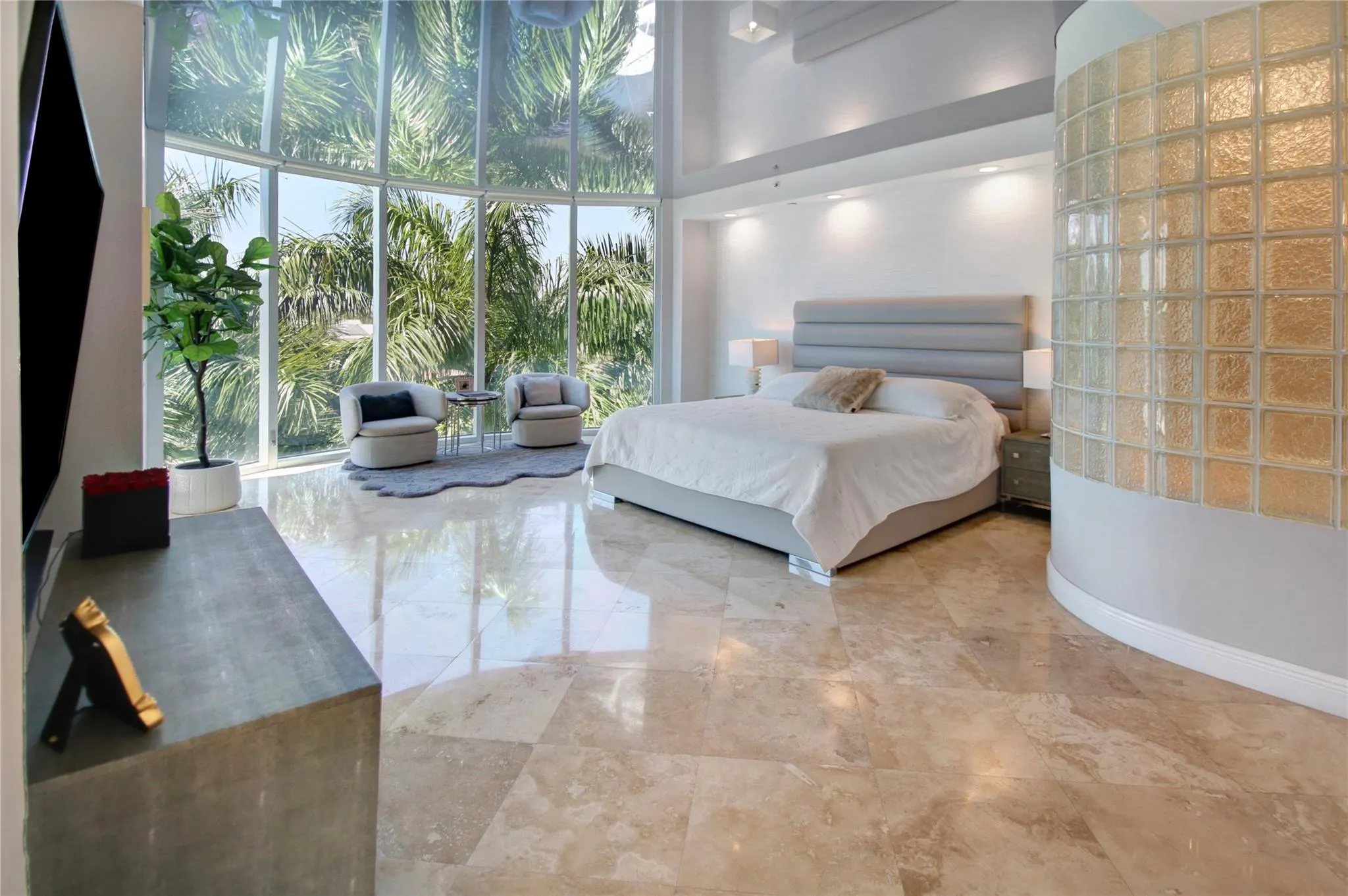 301 Hendricks Isle, #7