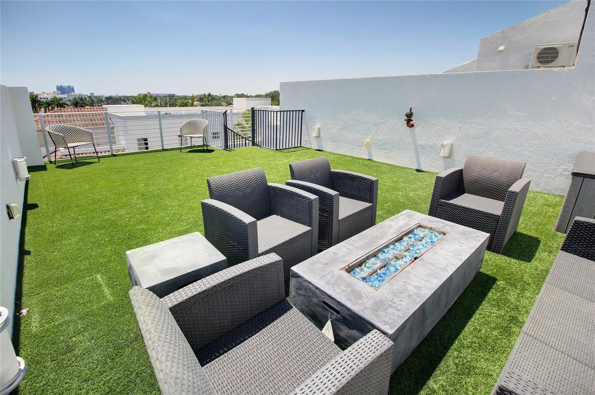 301 Hendricks Isle, #7