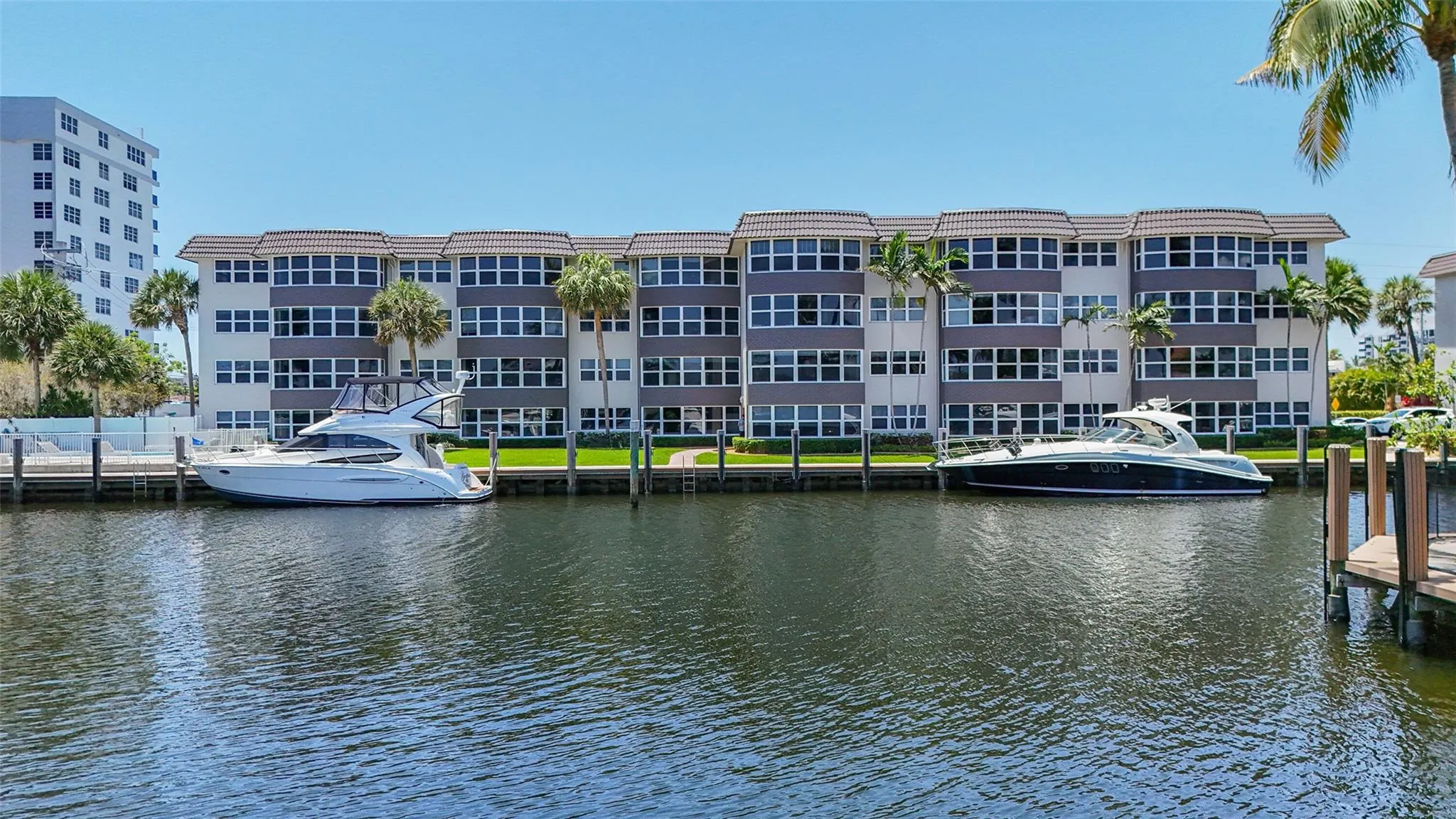 3121 NE 51 St, #406E