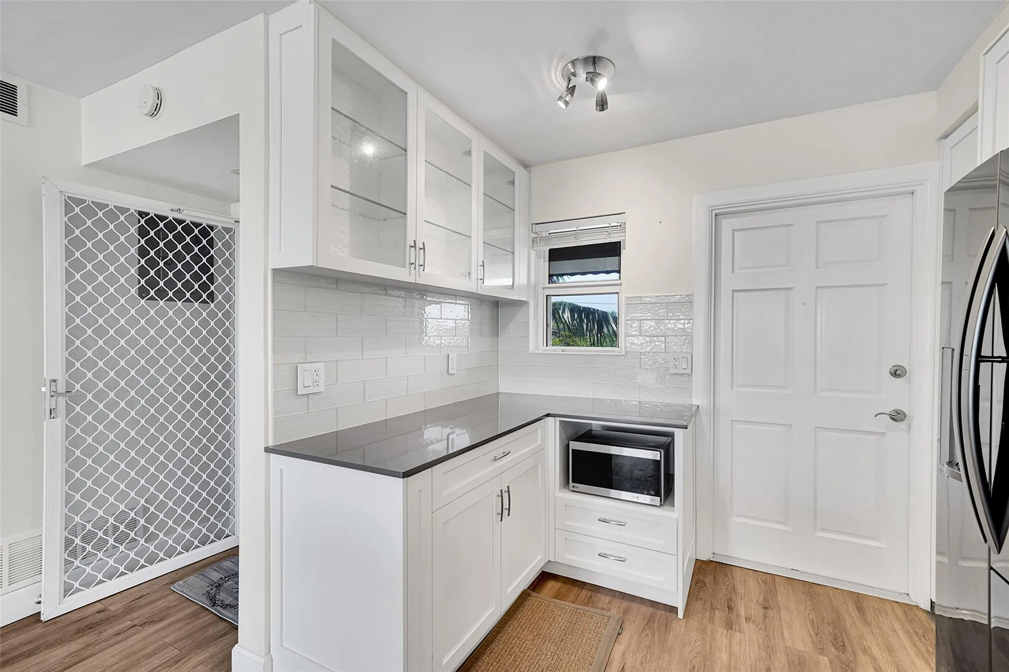 3121 NE 51 St, #406E