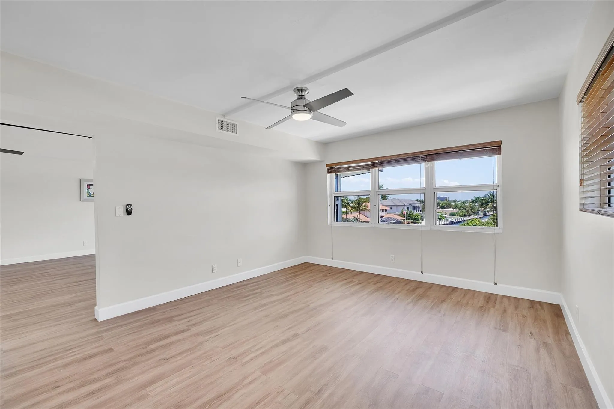 3121 NE 51 St, #406E