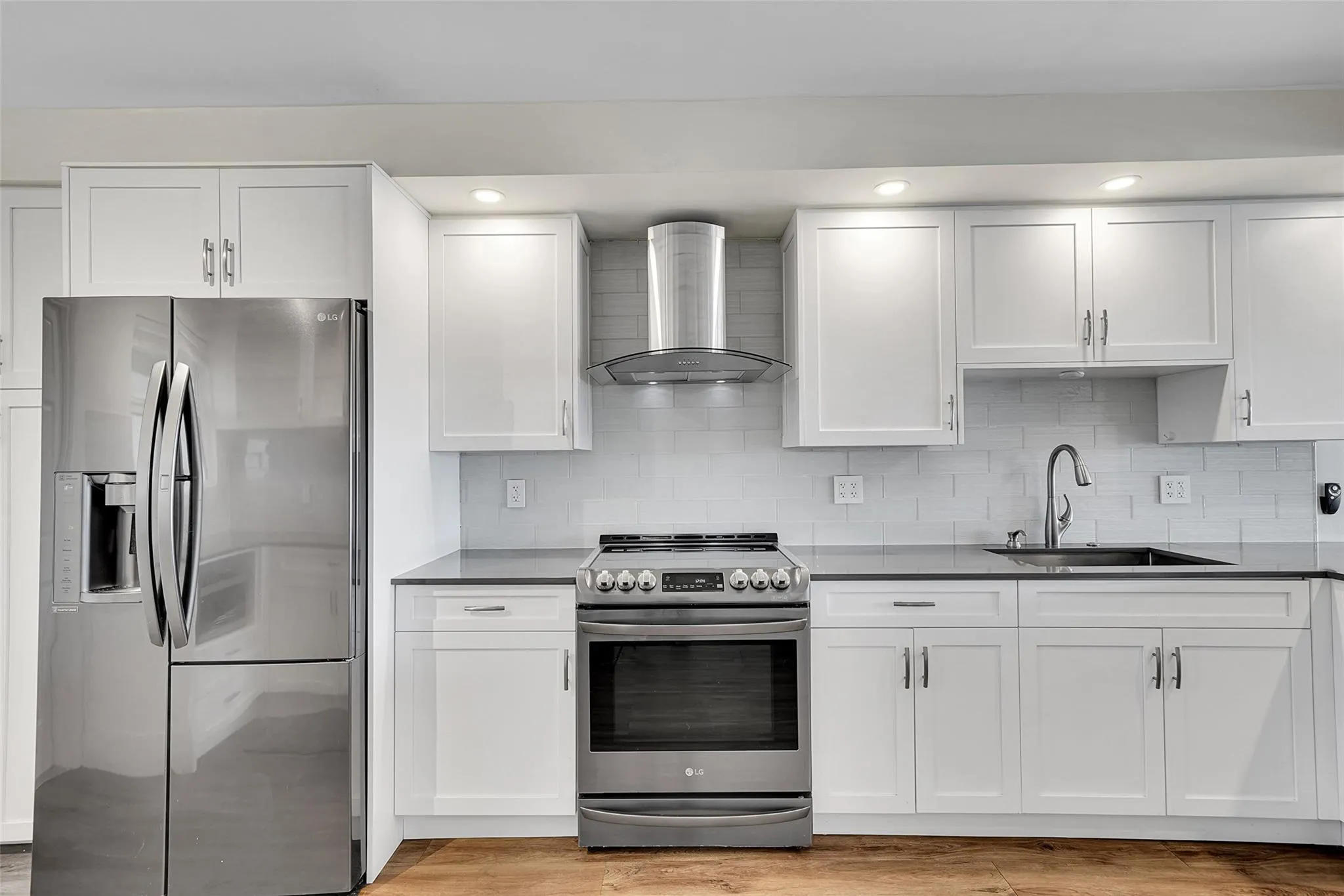 3121 NE 51 St, #406E