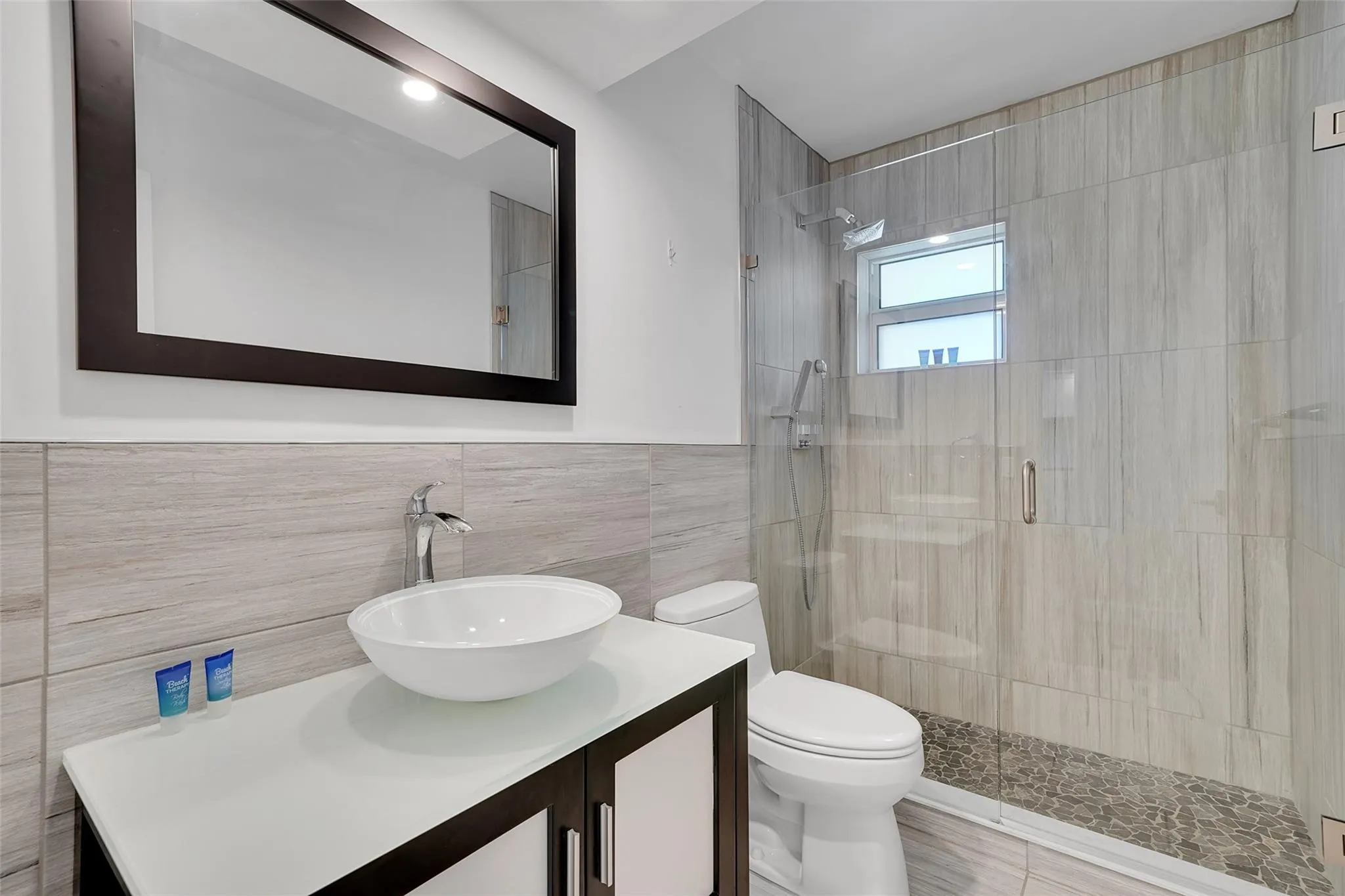 3121 NE 51 St, #406E