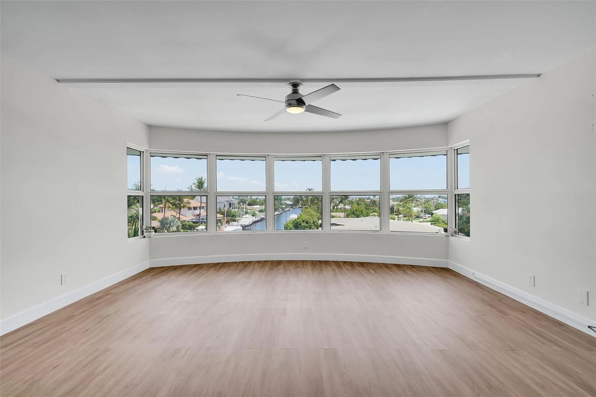 3121 NE 51 St, #406E
