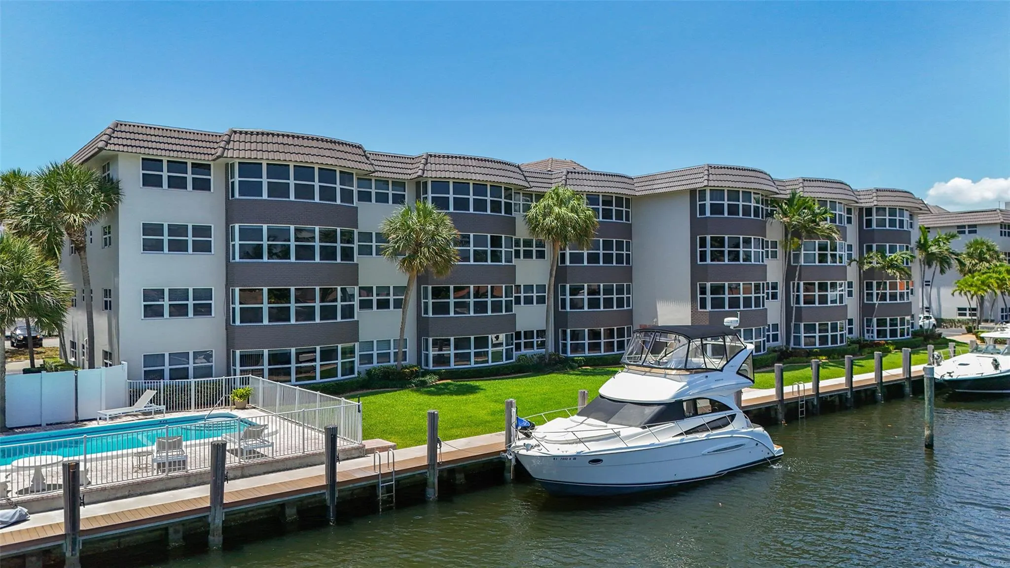 3121 NE 51 St, #406E
