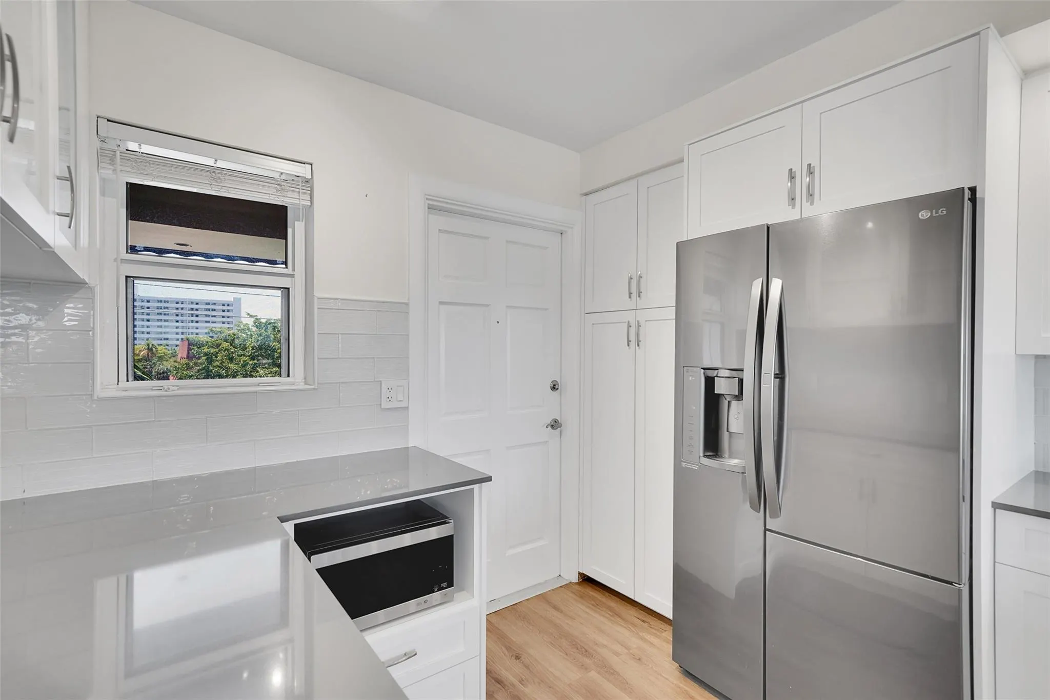 3121 NE 51 St, #406E