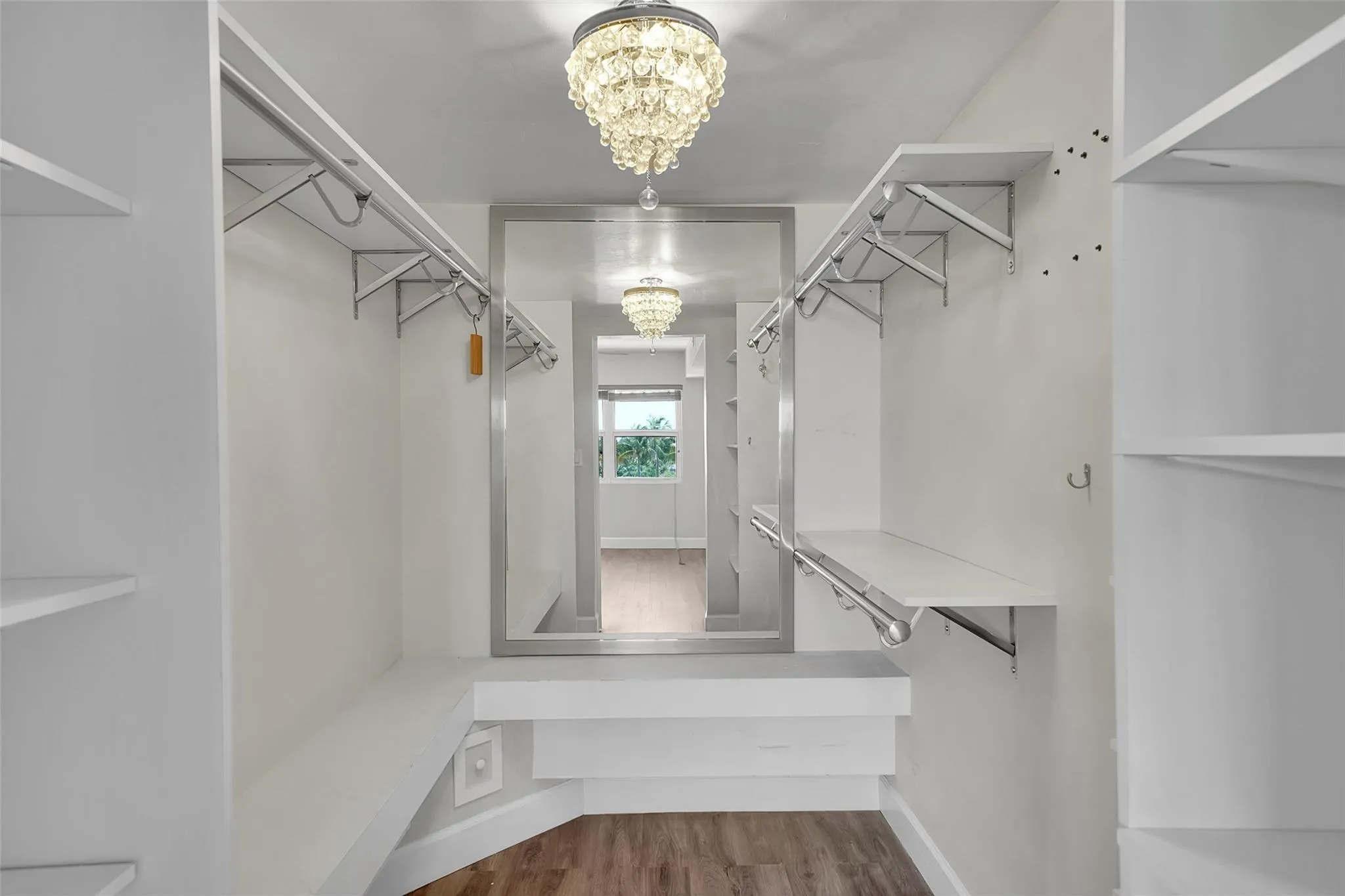 3121 NE 51 St, #406E