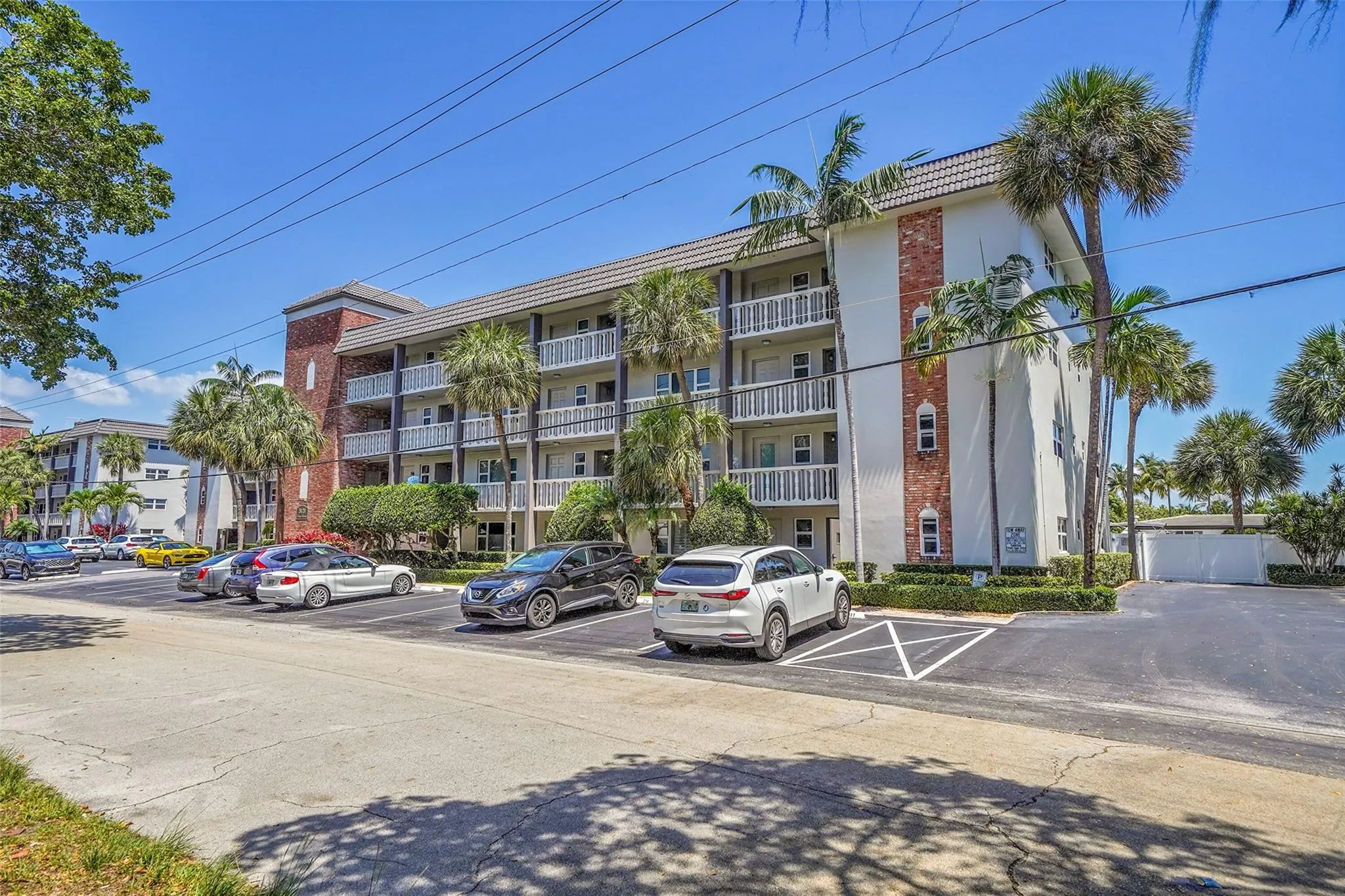 3121 NE 51 St, #406E