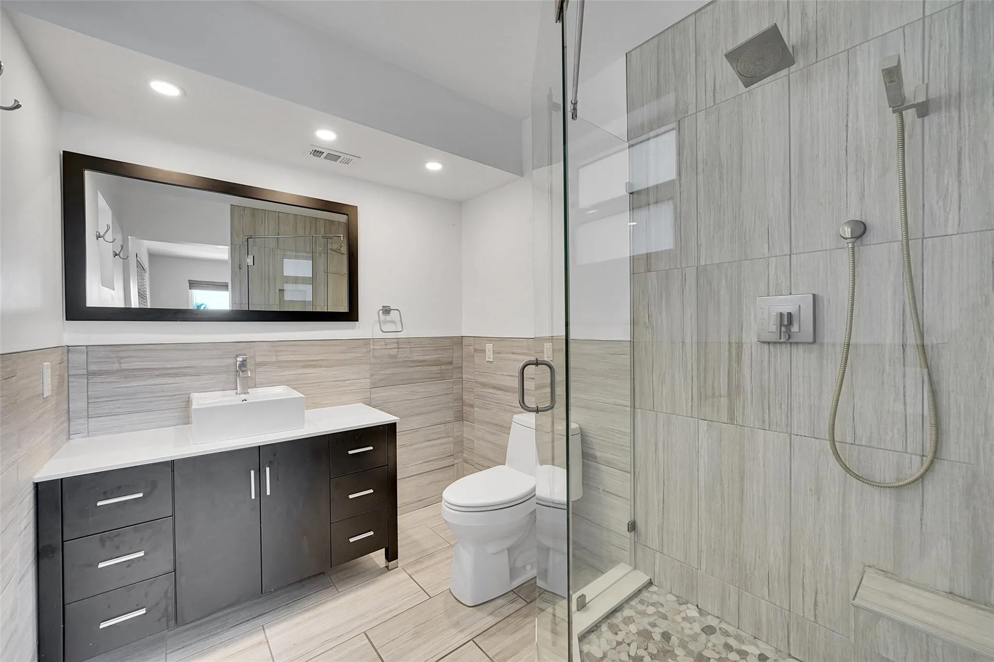 3121 NE 51 St, #406E
