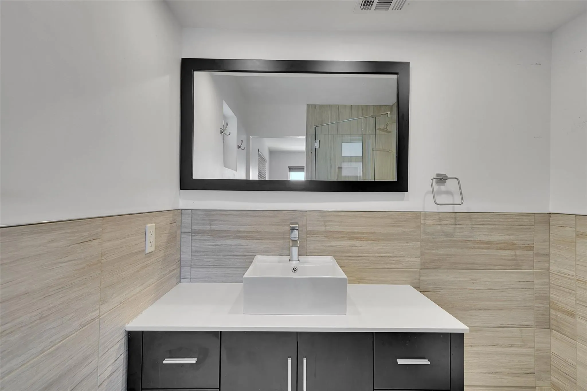 3121 NE 51 St, #406E