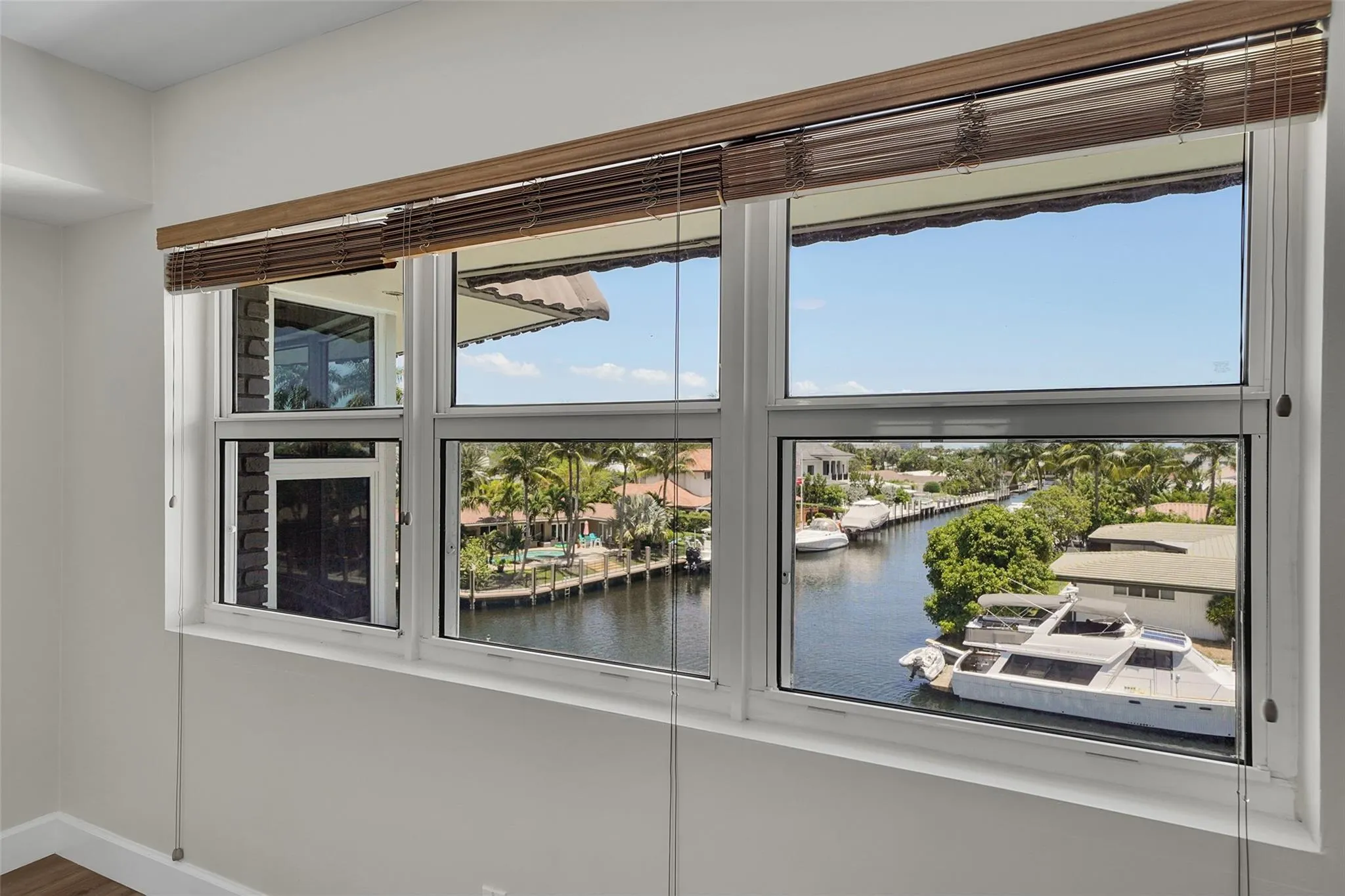 3121 NE 51 St, #406E