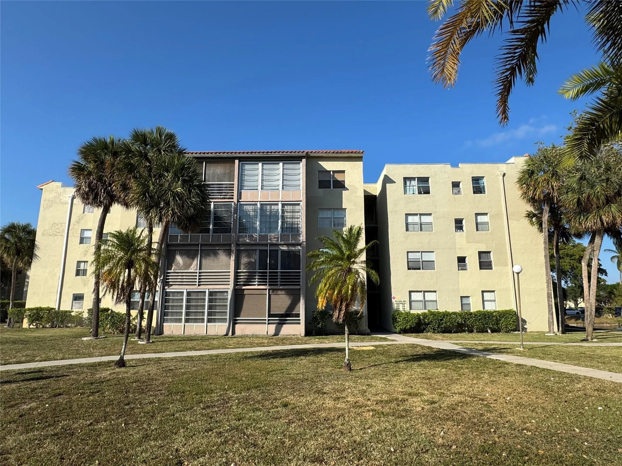 1800 N Lauderdale Ave, #1307