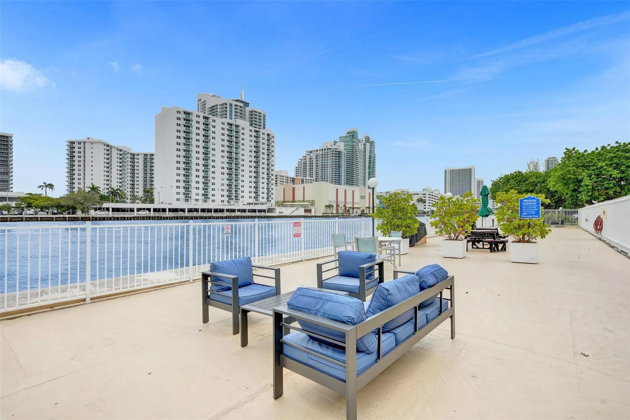 1000 Parkview Dr, #905