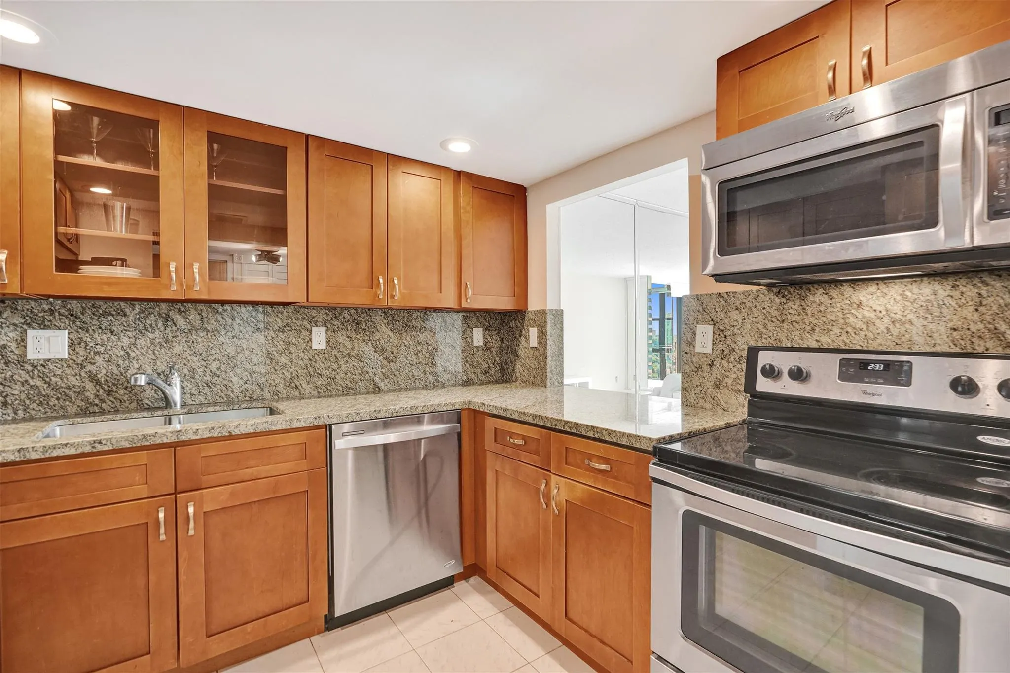 1000 Parkview Dr, #905