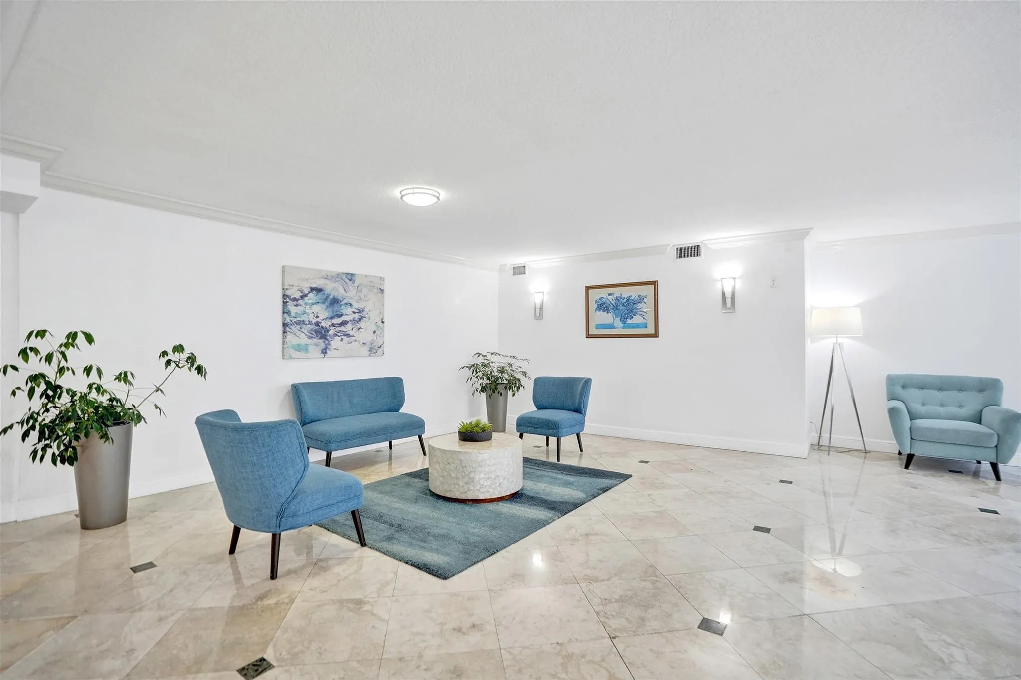 1000 Parkview Dr, #905