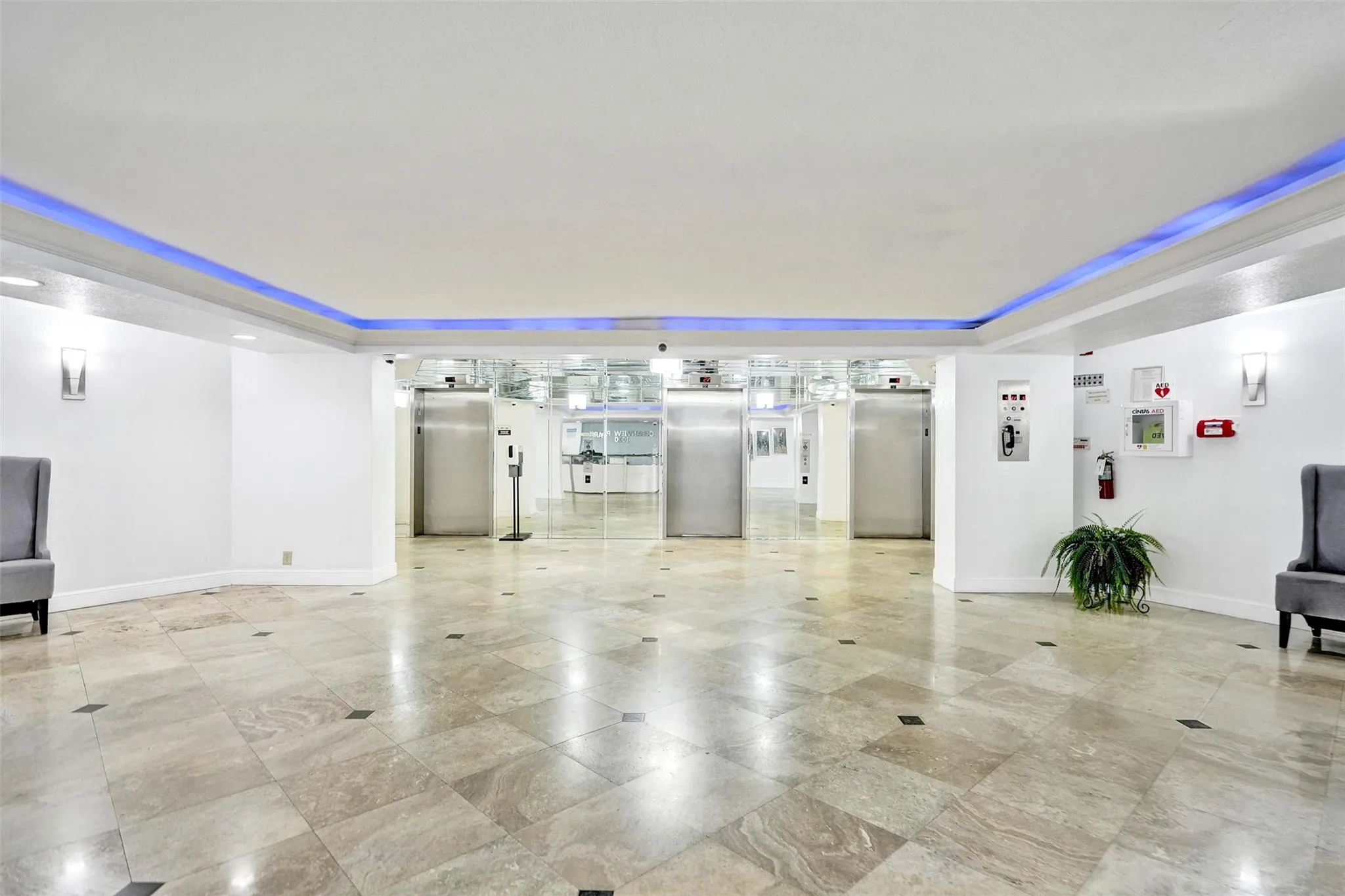 1000 Parkview Dr, #905