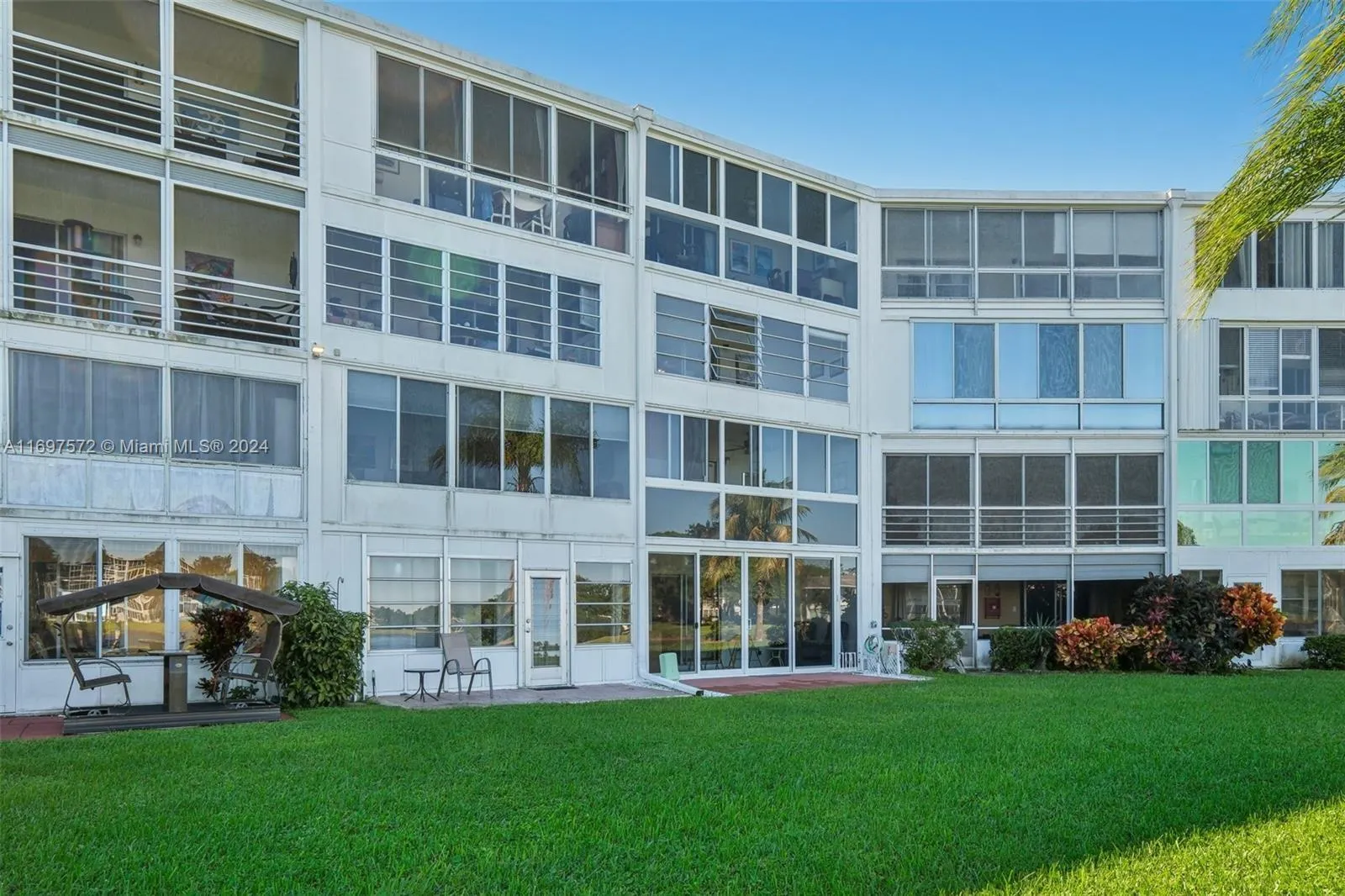3014 Oakridge A, #3014
