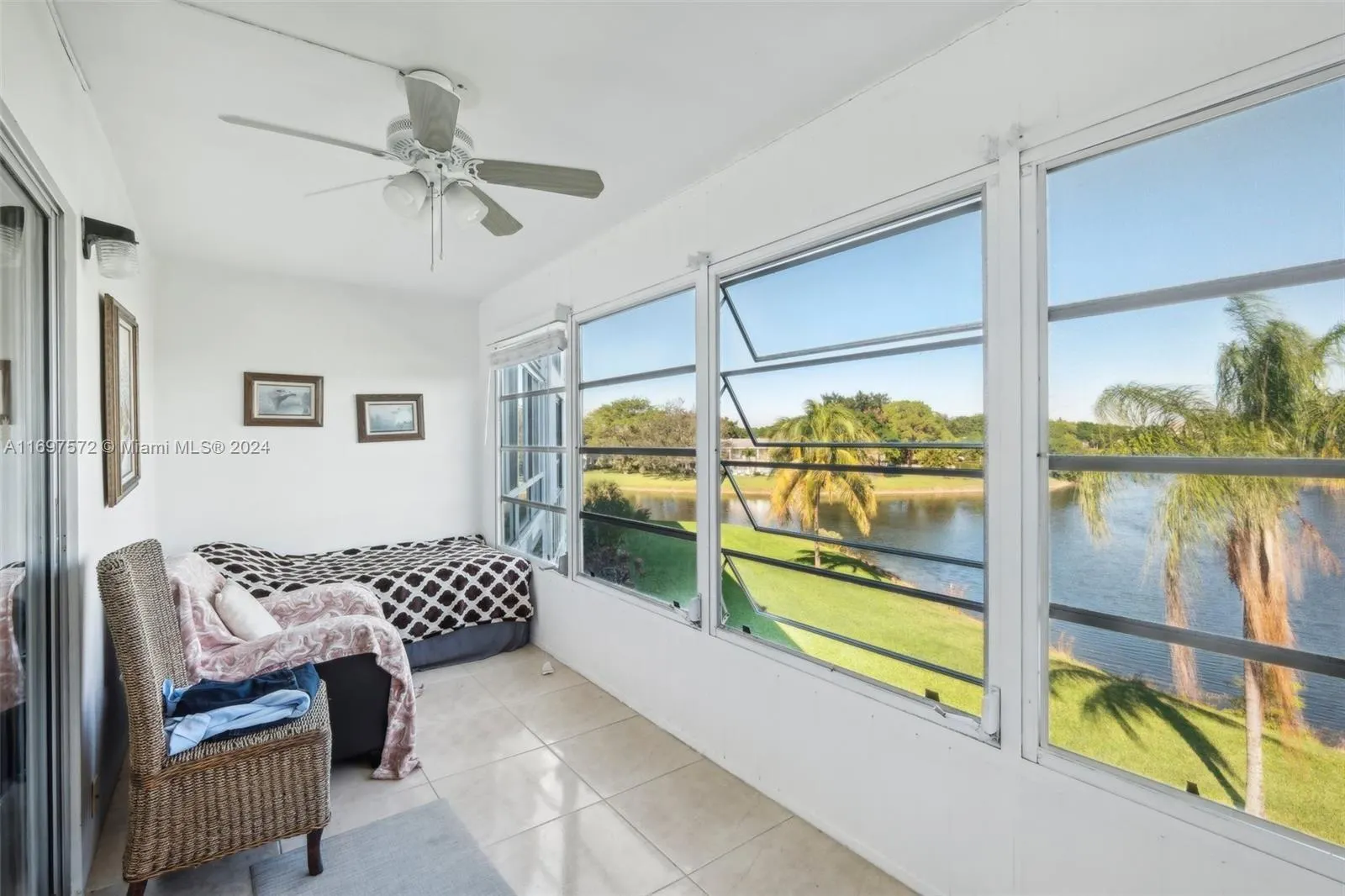 3014 Oakridge A, #3014