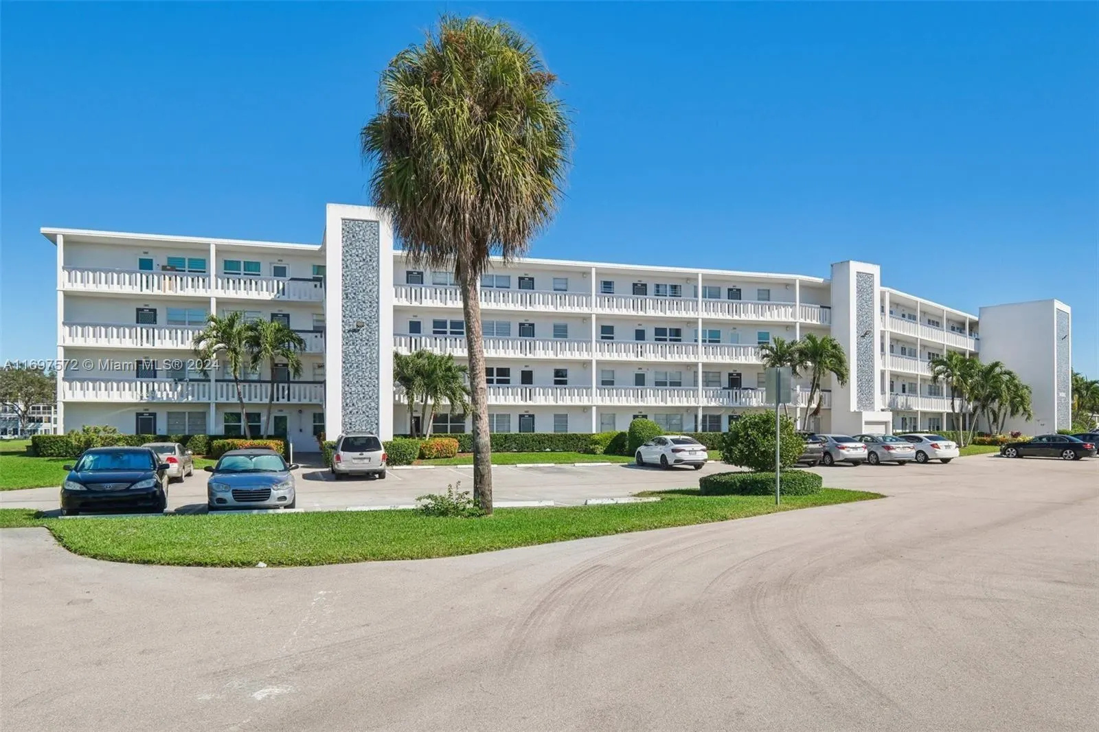 3014 Oakridge A, #3014