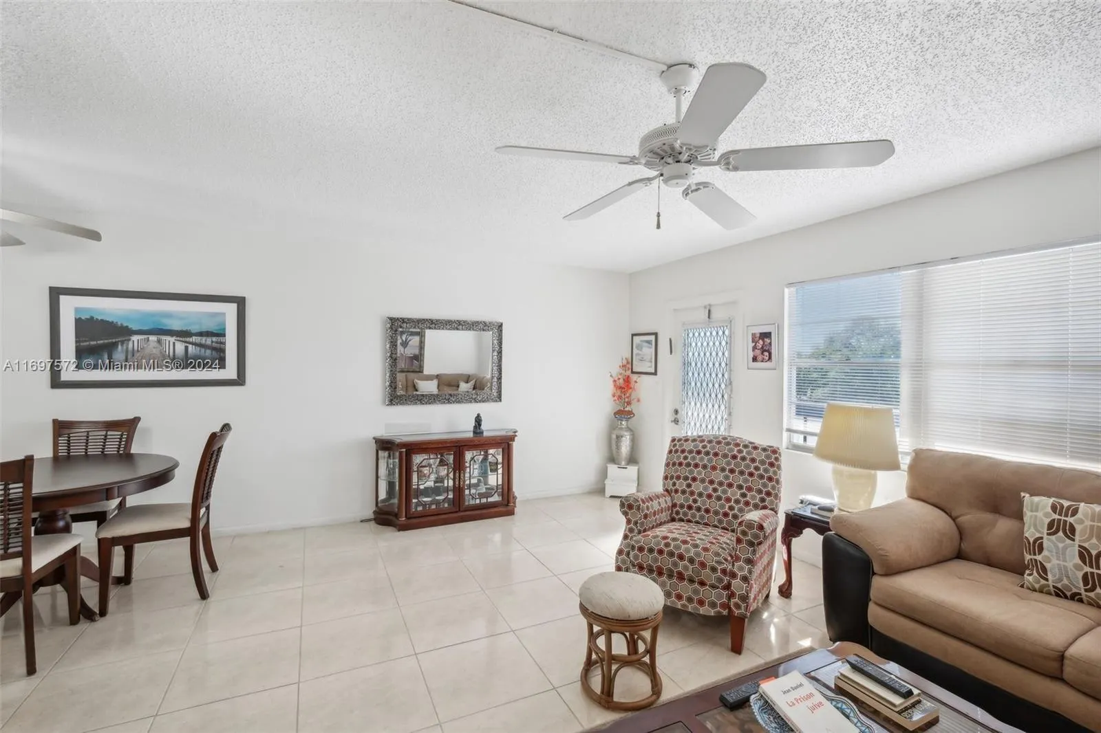 3014 Oakridge A, #3014