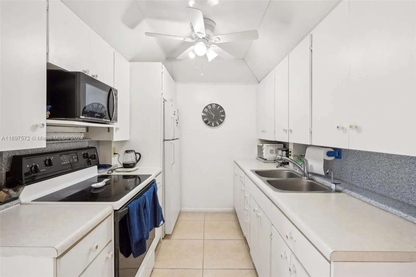 3014 Oakridge A, #3014