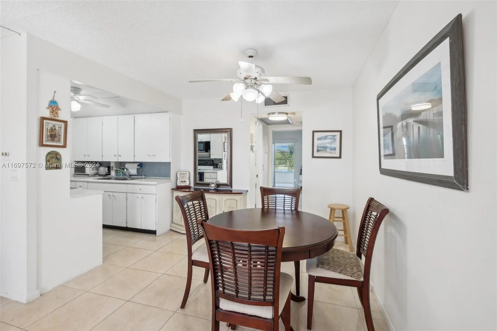 3014 Oakridge A, #3014