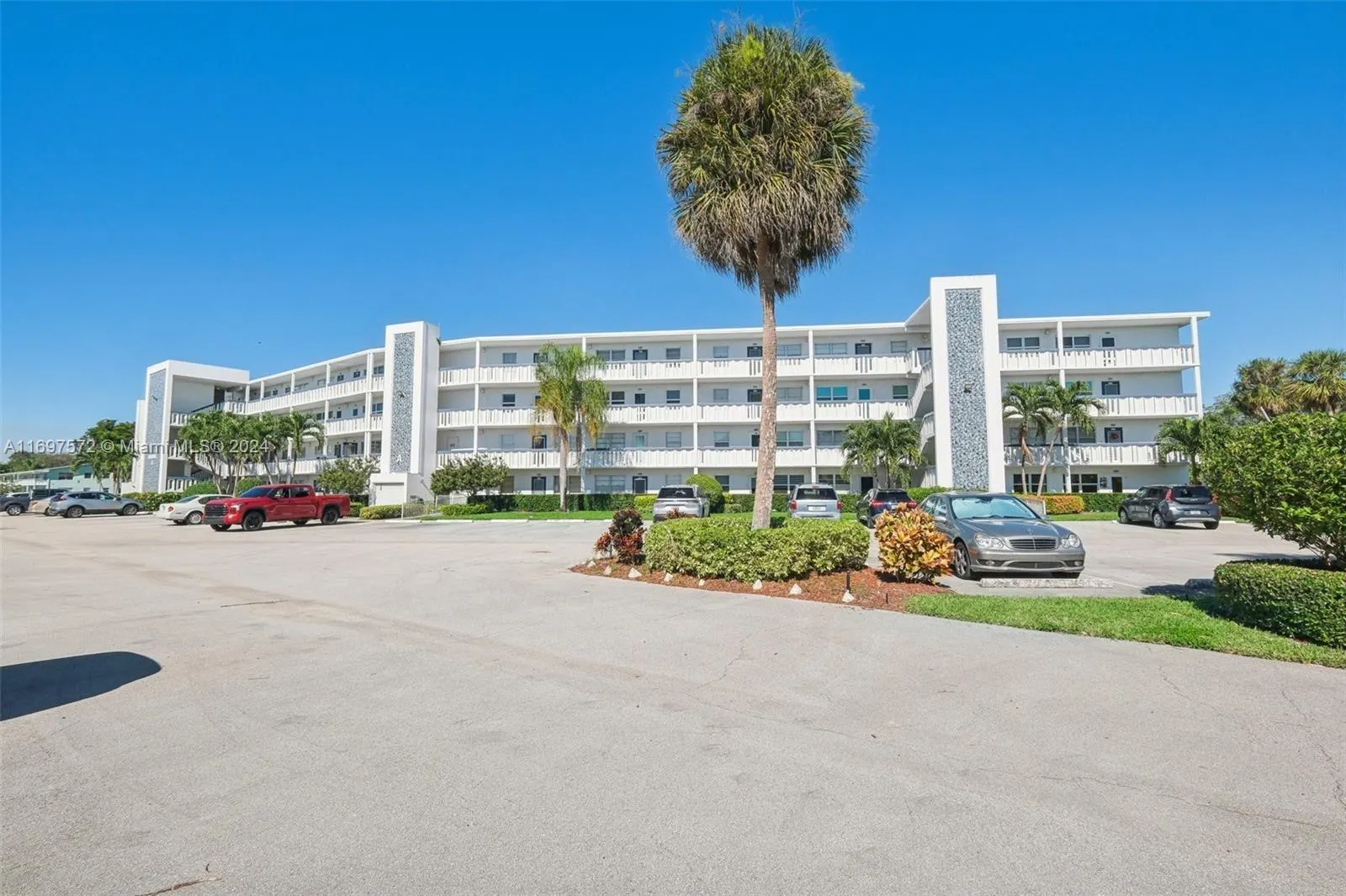 3014 Oakridge A, #3014