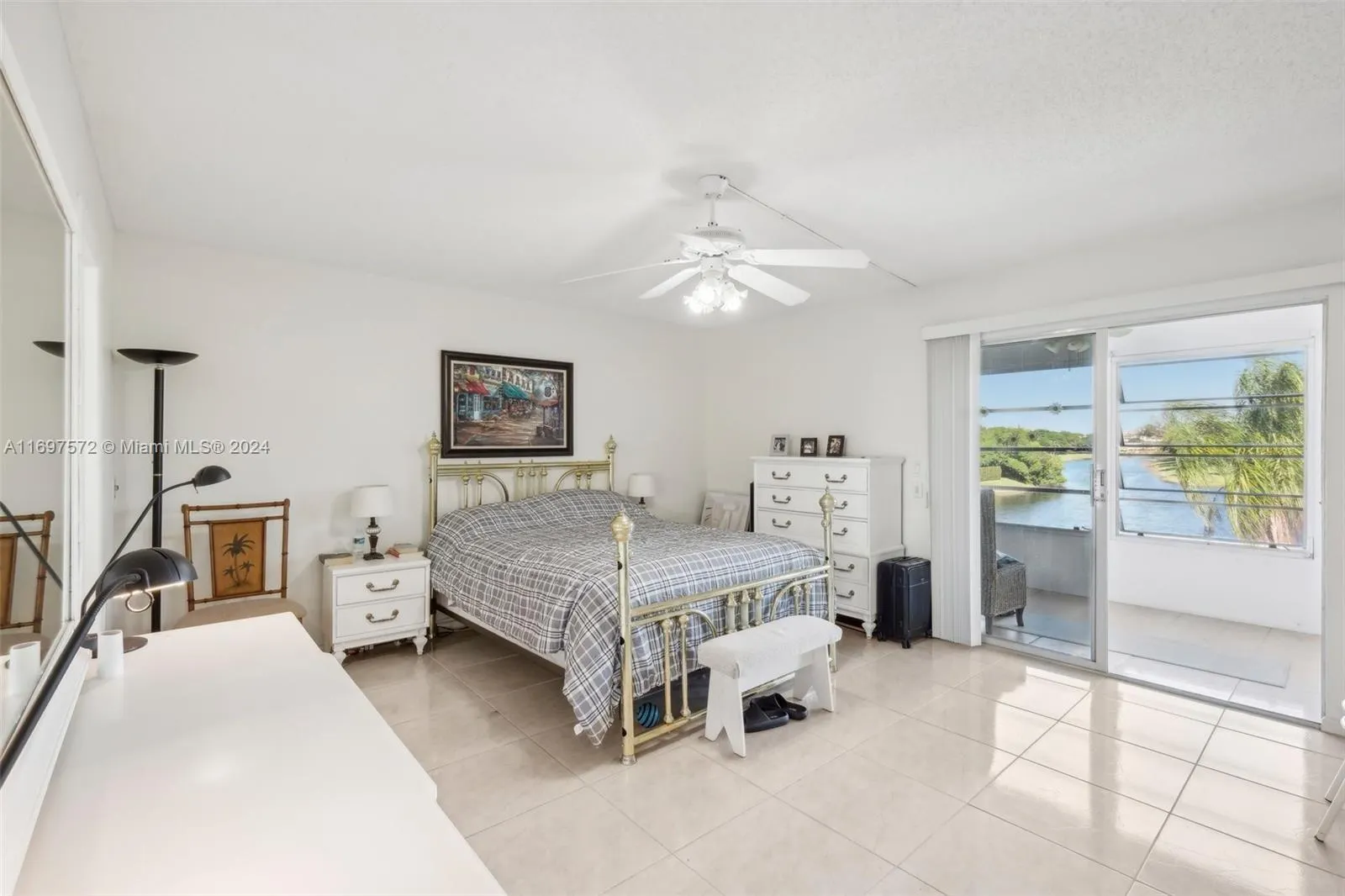 3014 Oakridge A, #3014