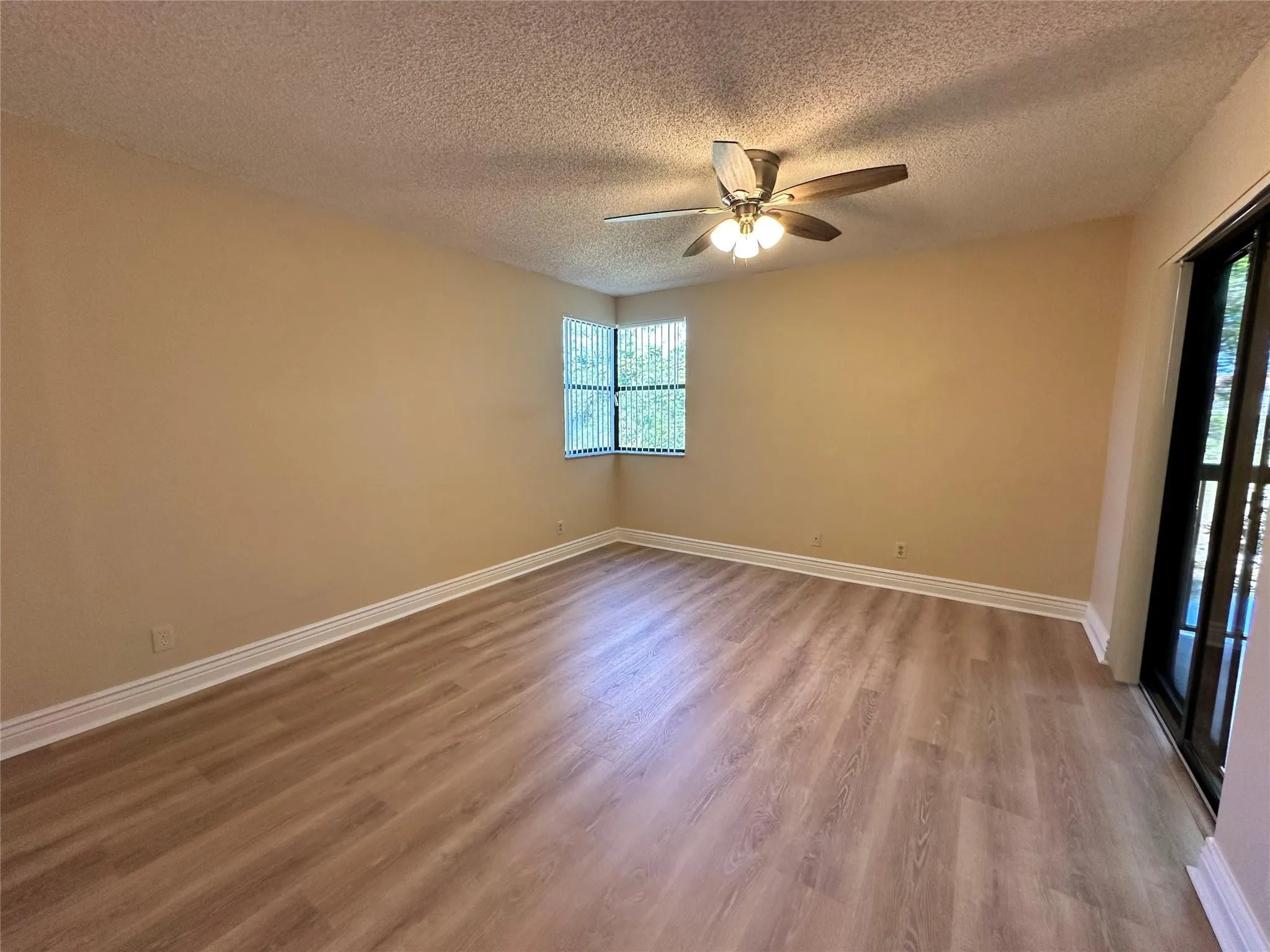 5661 Riverside Dr, #202