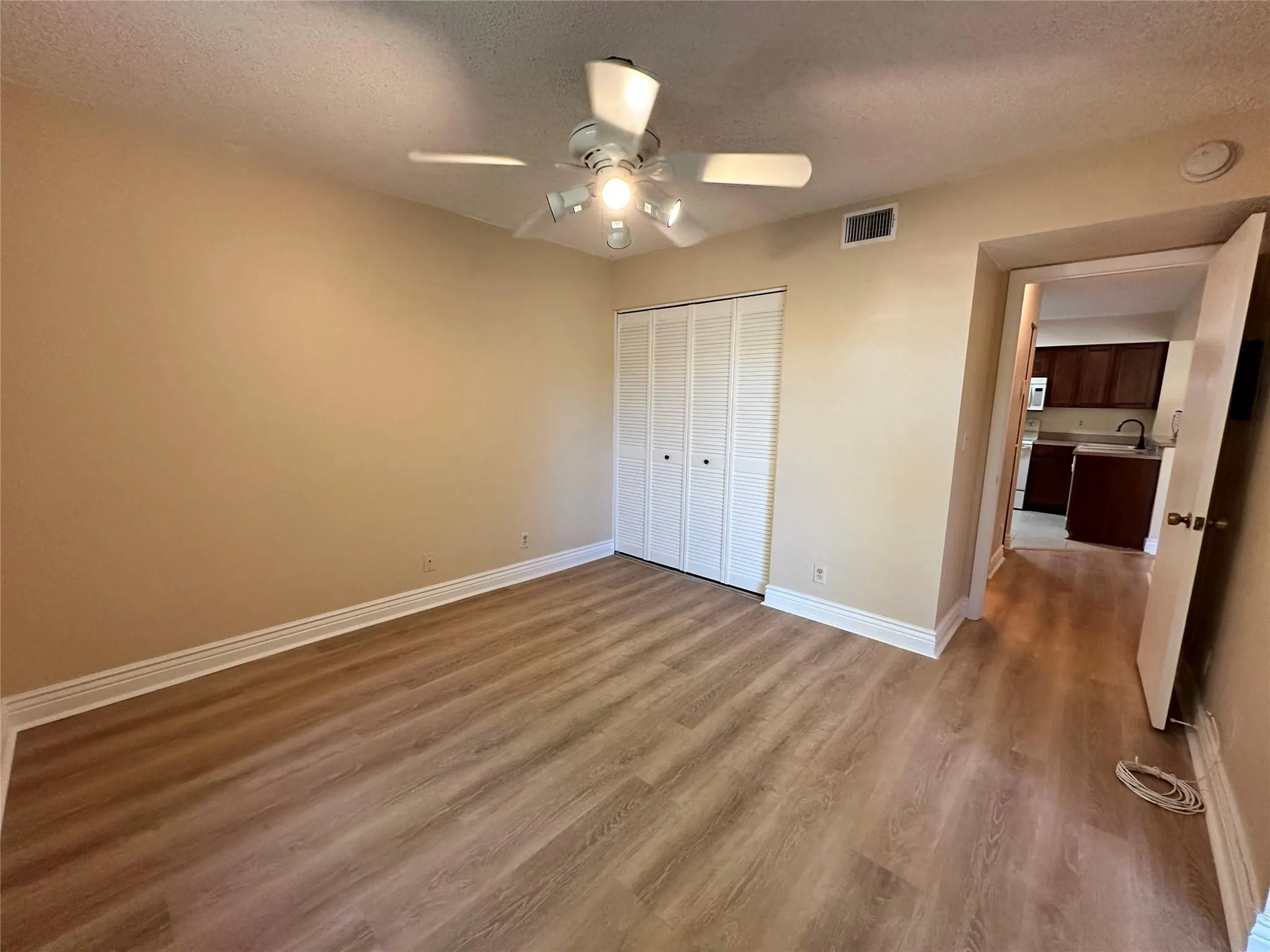 5661 Riverside Dr, #202
