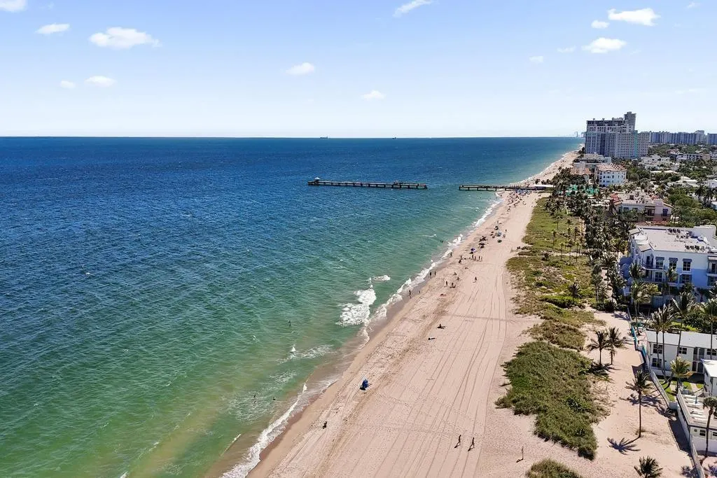 4549 N Ocean Dr, #1