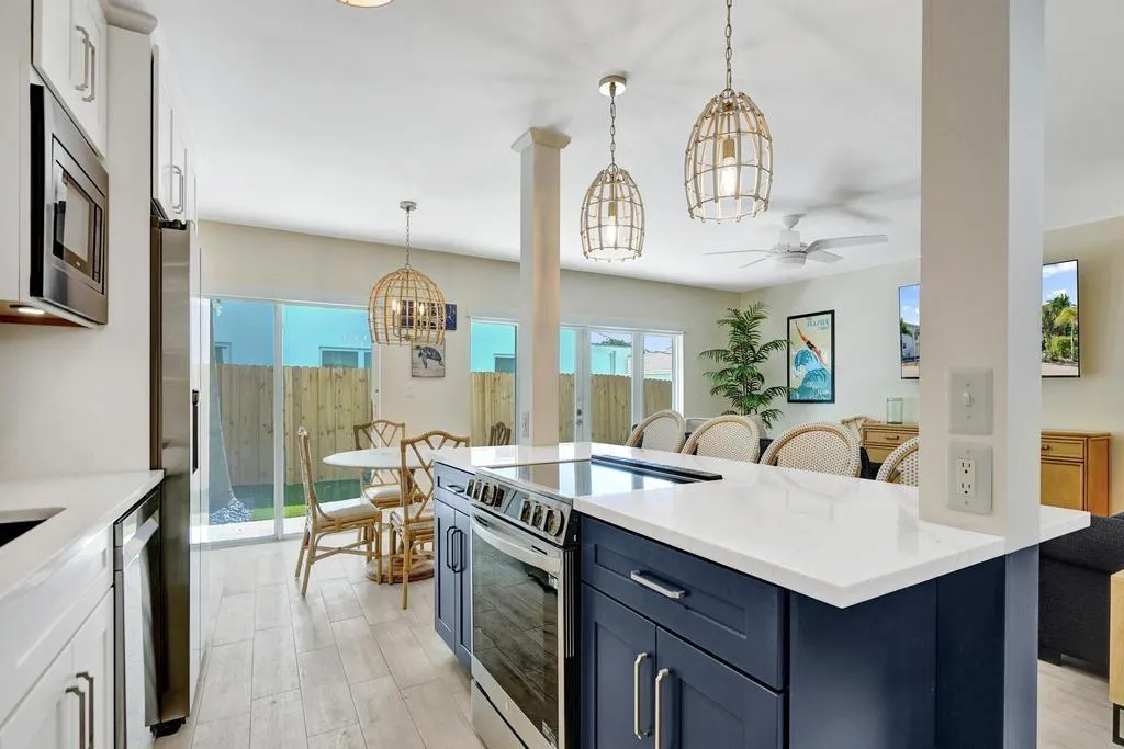 4549 N Ocean Dr, #1