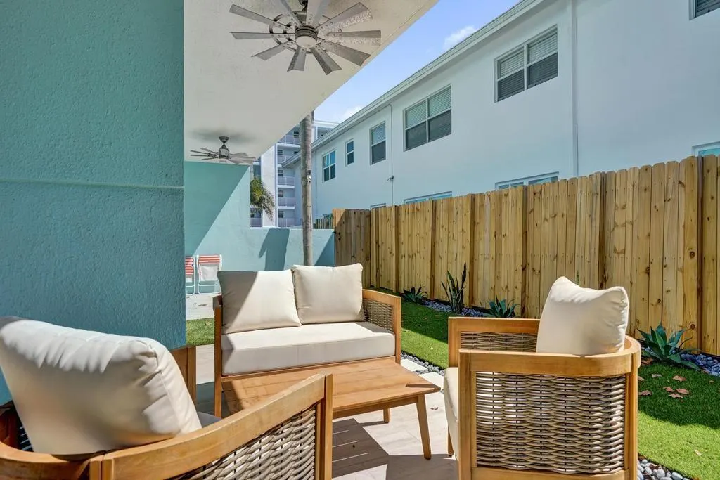 4549 N Ocean Dr, #1