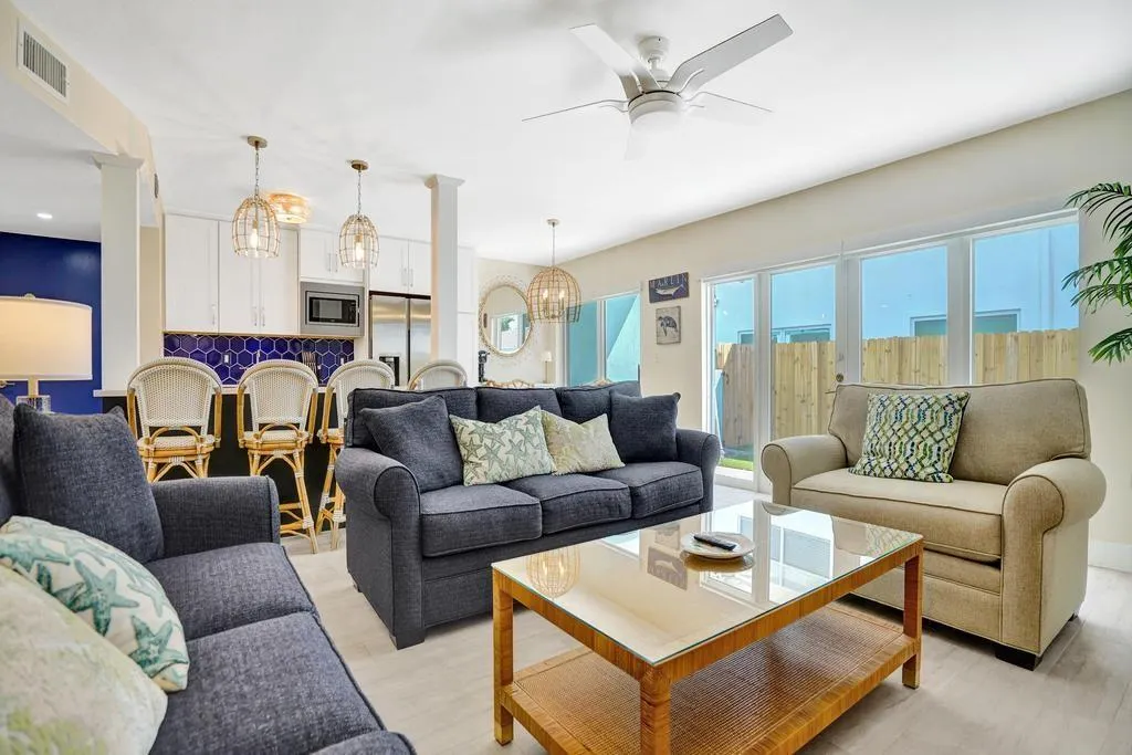 4549 N Ocean Dr, #1