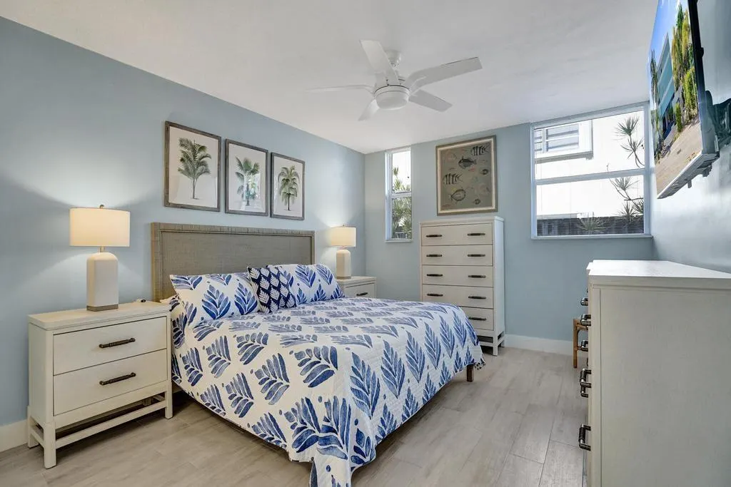 4549 N Ocean Dr, #1