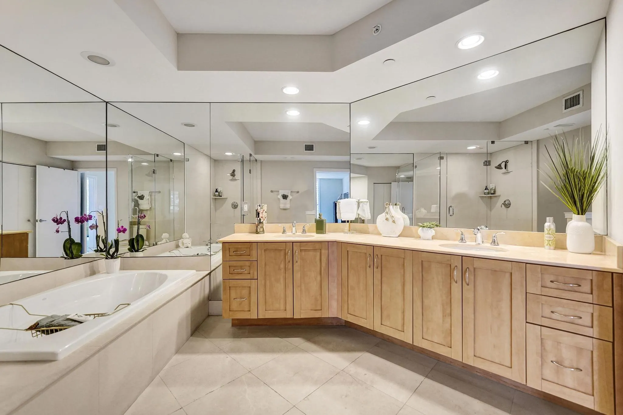 2831 N Ocean Blvd, #303N