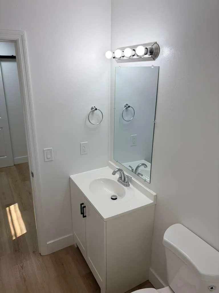 334 SW Avondale Dr, #3