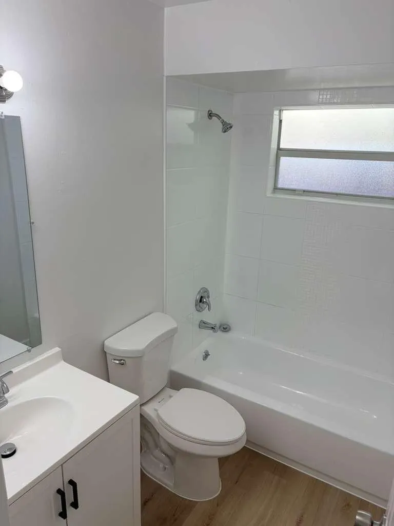 334 SW Avondale Dr, #3