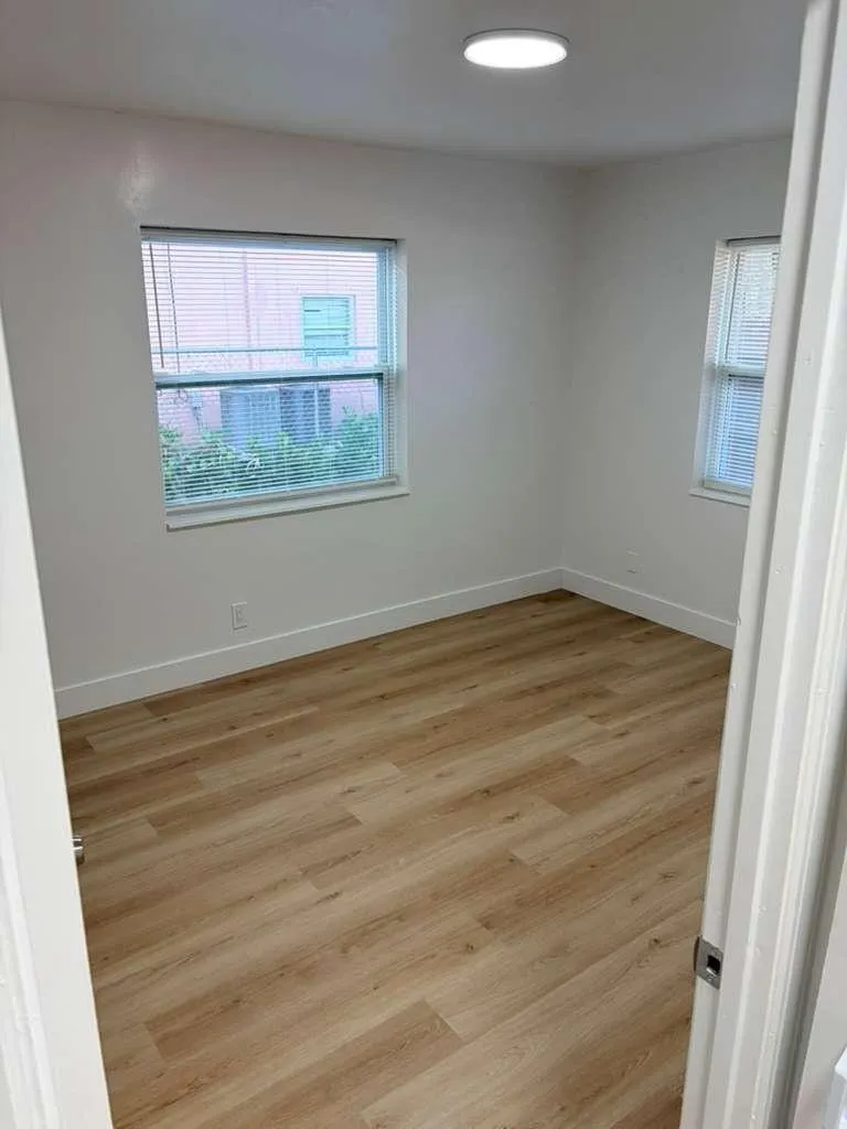334 SW Avondale Dr, #3