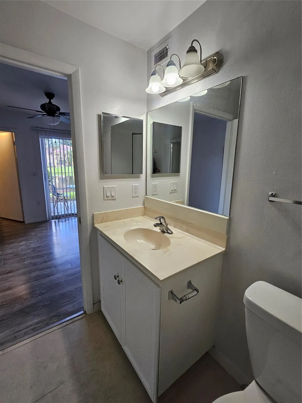 4831 Via Palm Lks, #1202