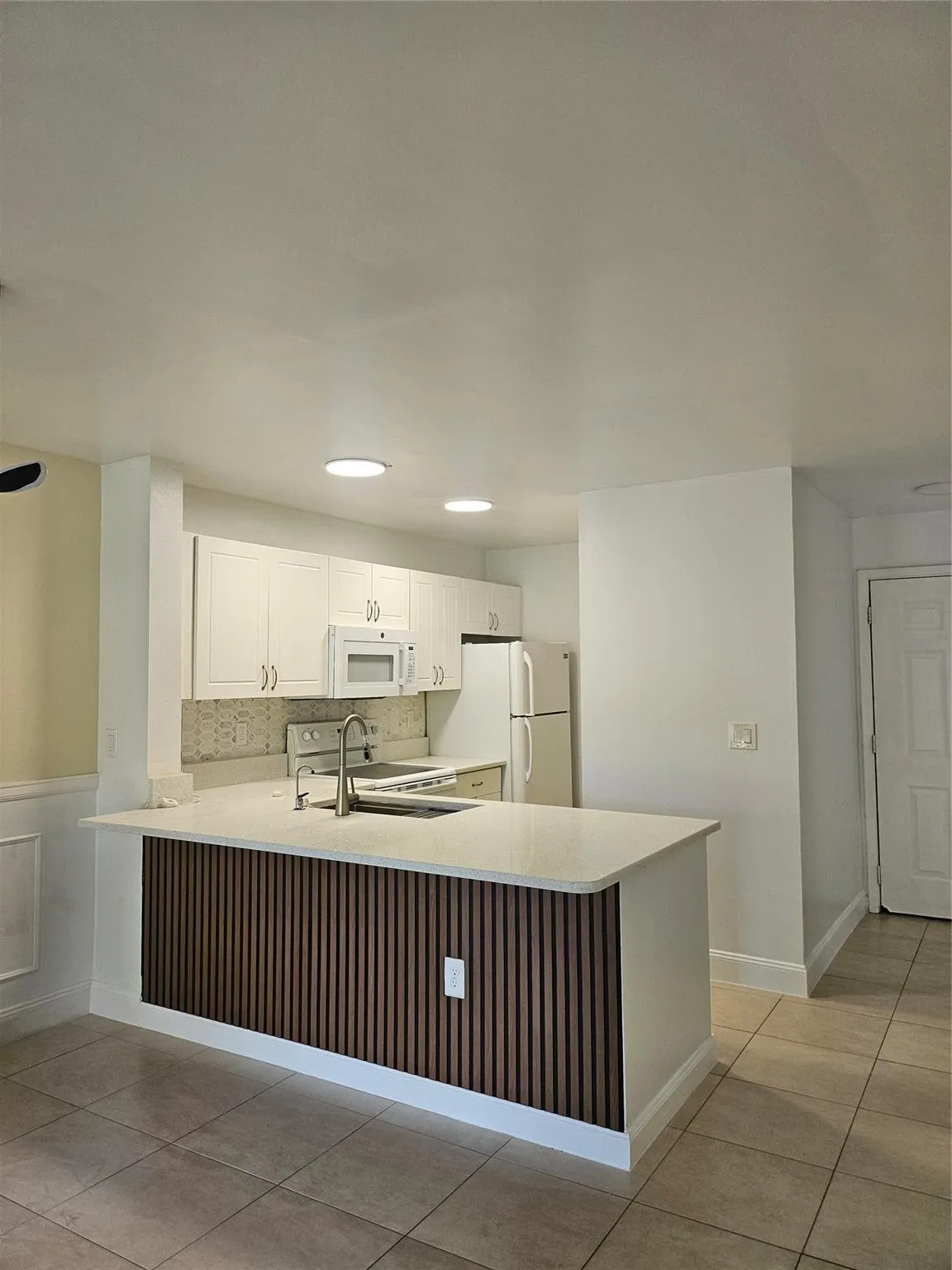 4831 Via Palm Lks, #1202