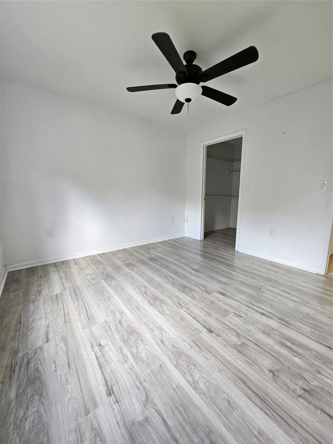 4831 Via Palm Lks, #1202