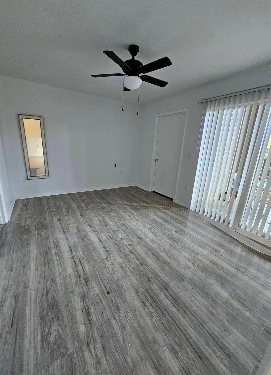 4831 Via Palm Lks, #1202