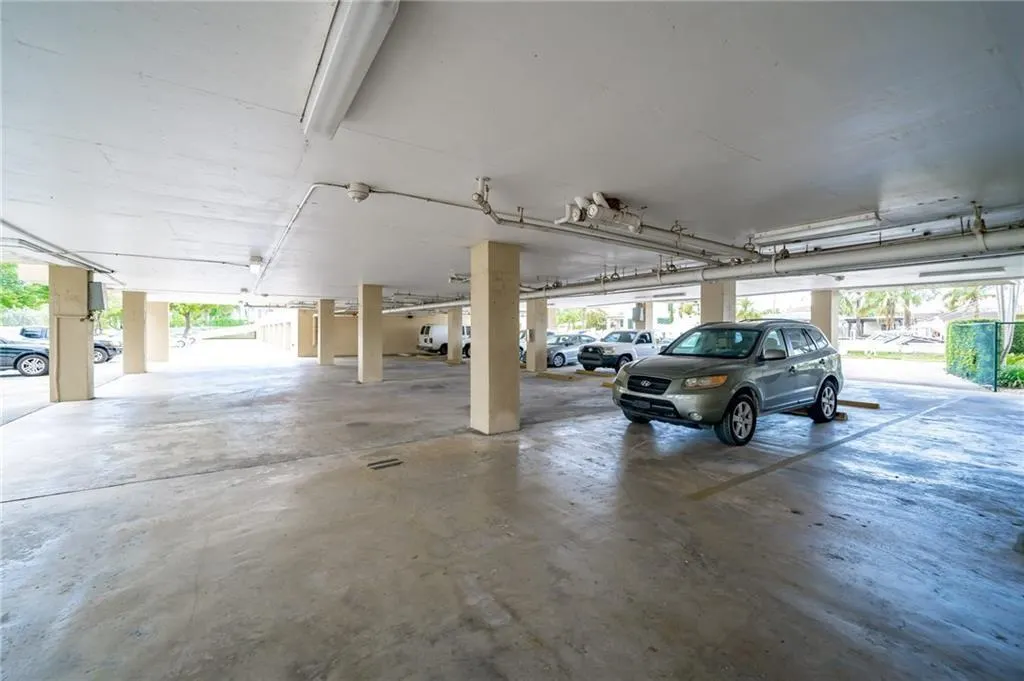 2350 NE 135th St, #1212
