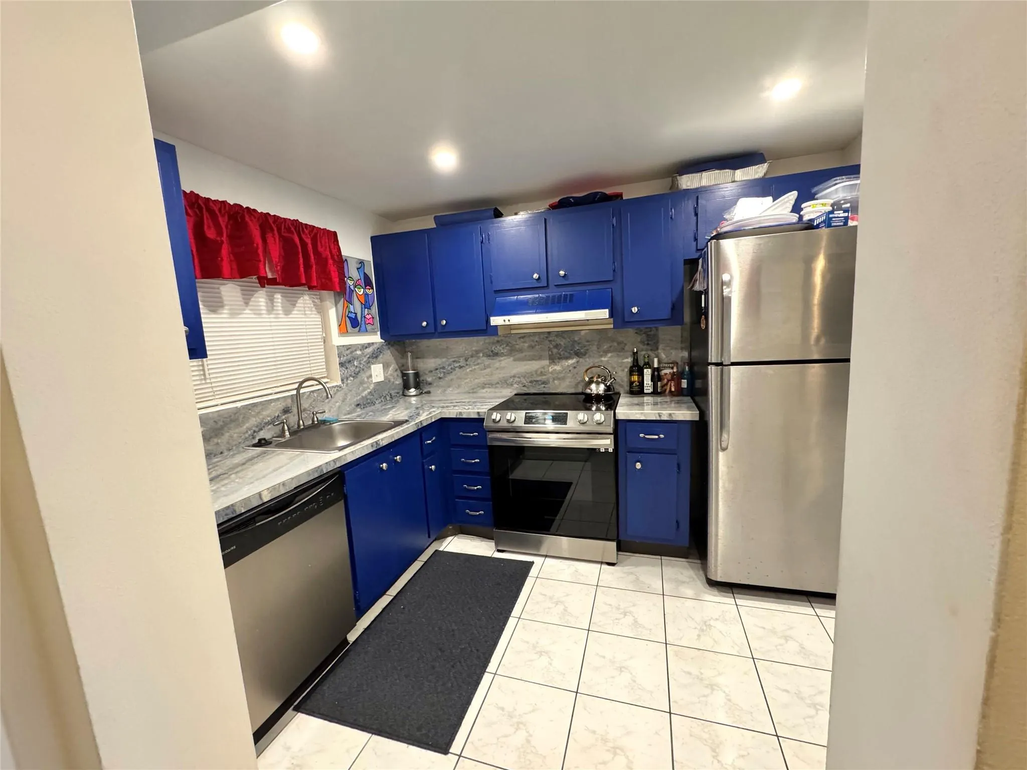 610 Tennis Club Dr, #105