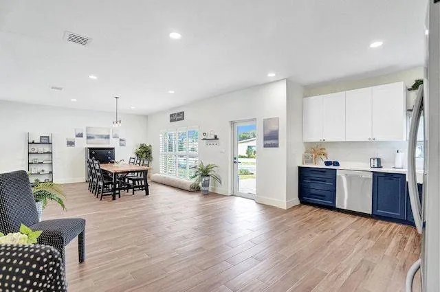 2622 NE 27th Ave
